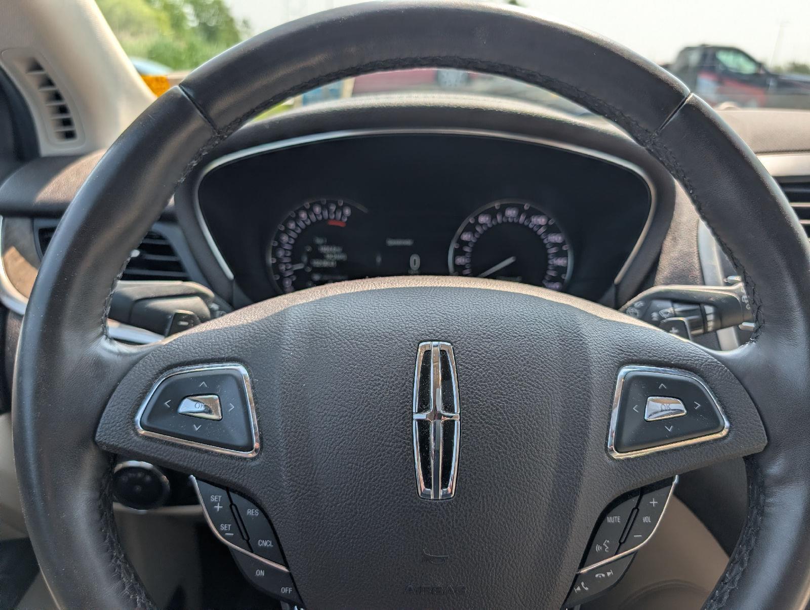 Used 2019 Rhapsody Blue Lincoln Reserve image 10