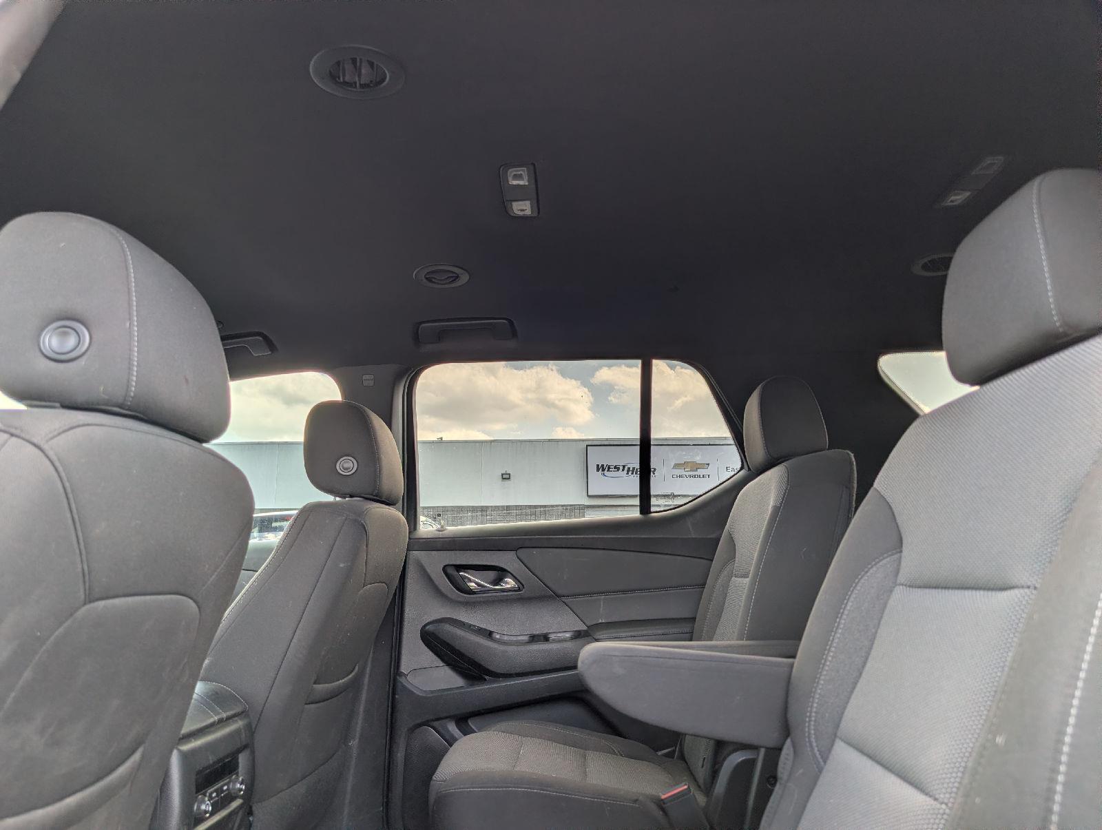 Used 2023 Silver Sage Metallic Chevrolet LT Cloth image 9