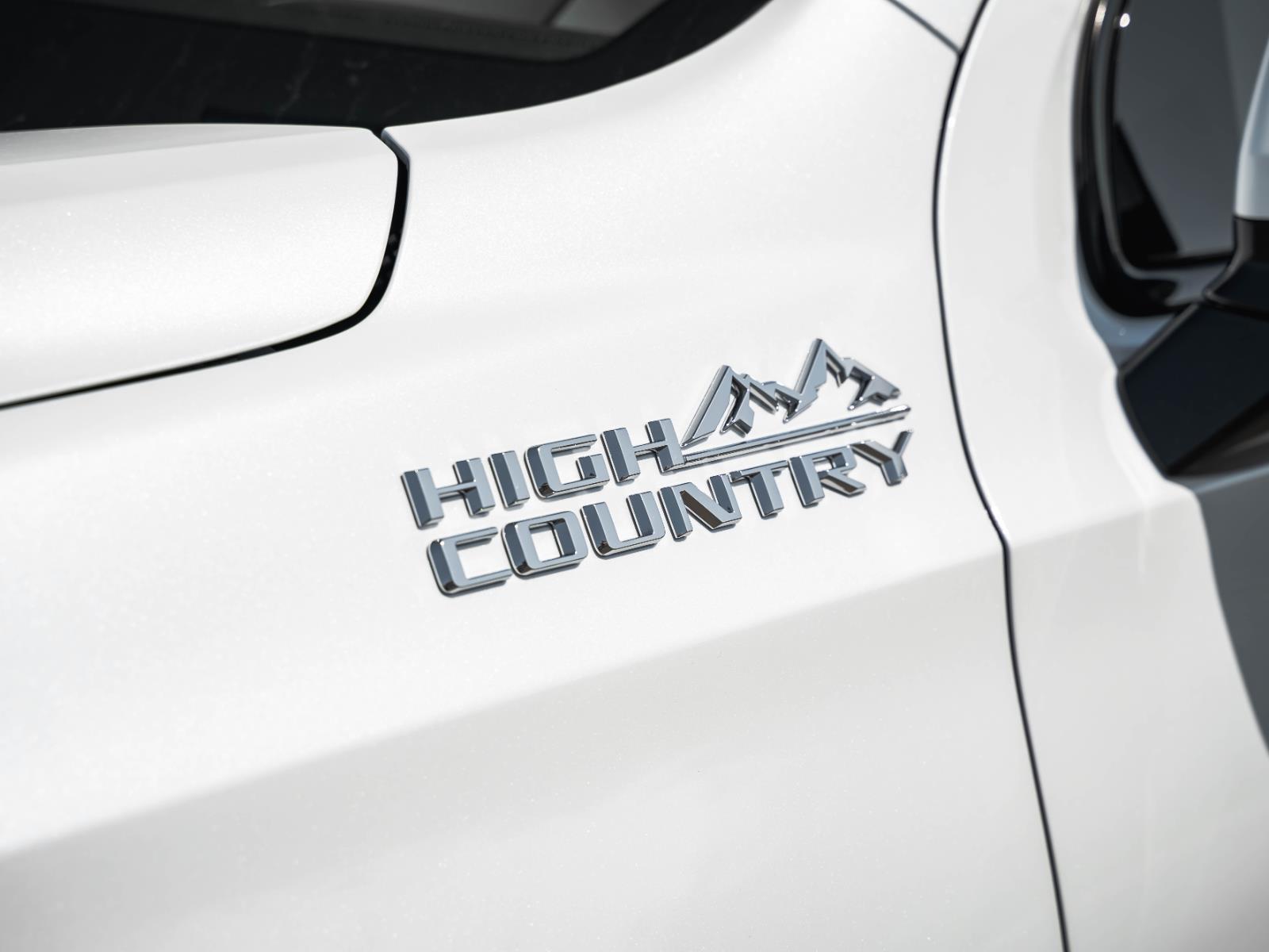 New 2026 Polar White Tricoat Chevrolet High Country image 25
