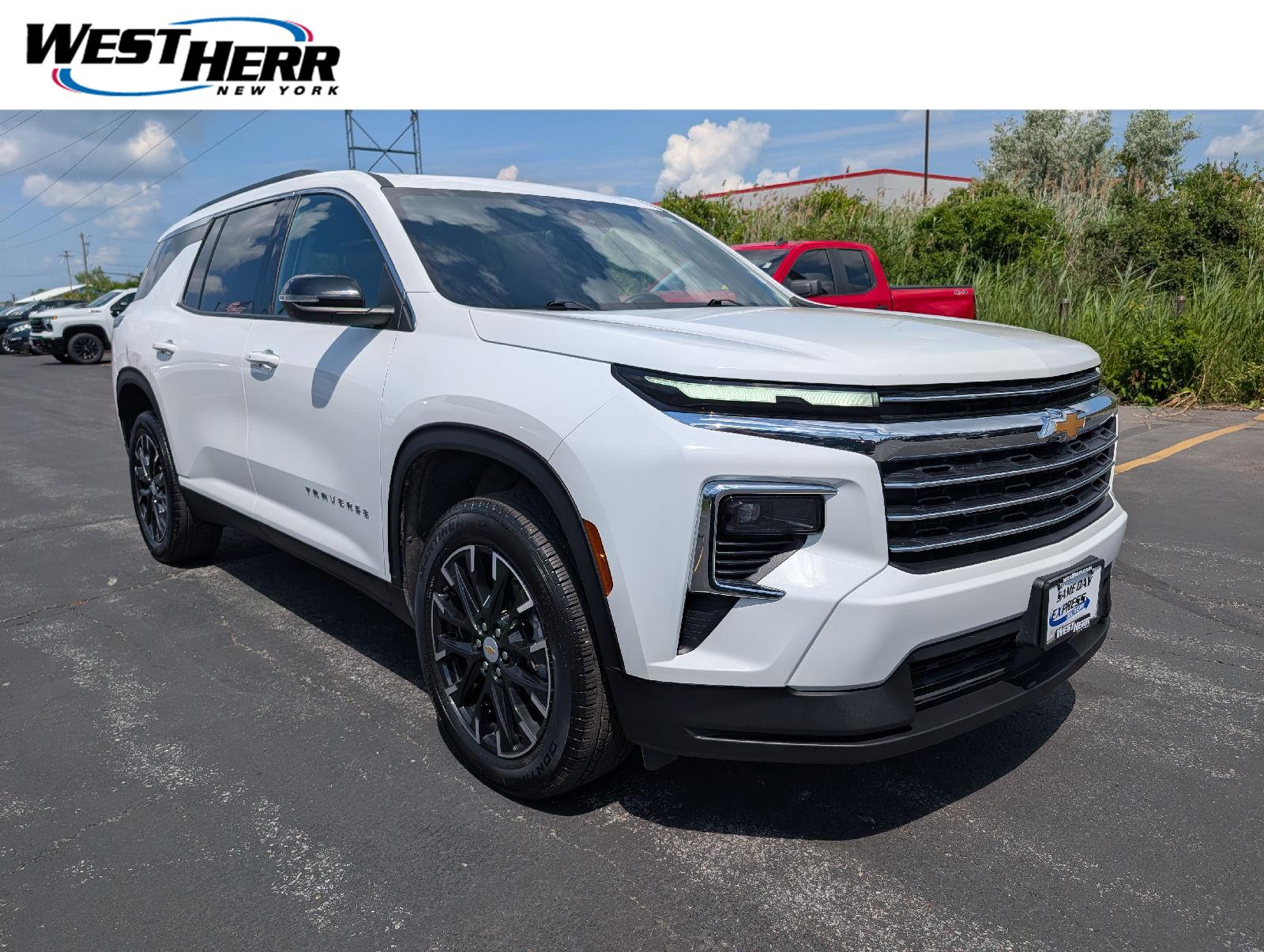Summit White 2025 Chevrolet Traverse SUV / Crossover Four-Wheel Drive 8-Speed Automatic