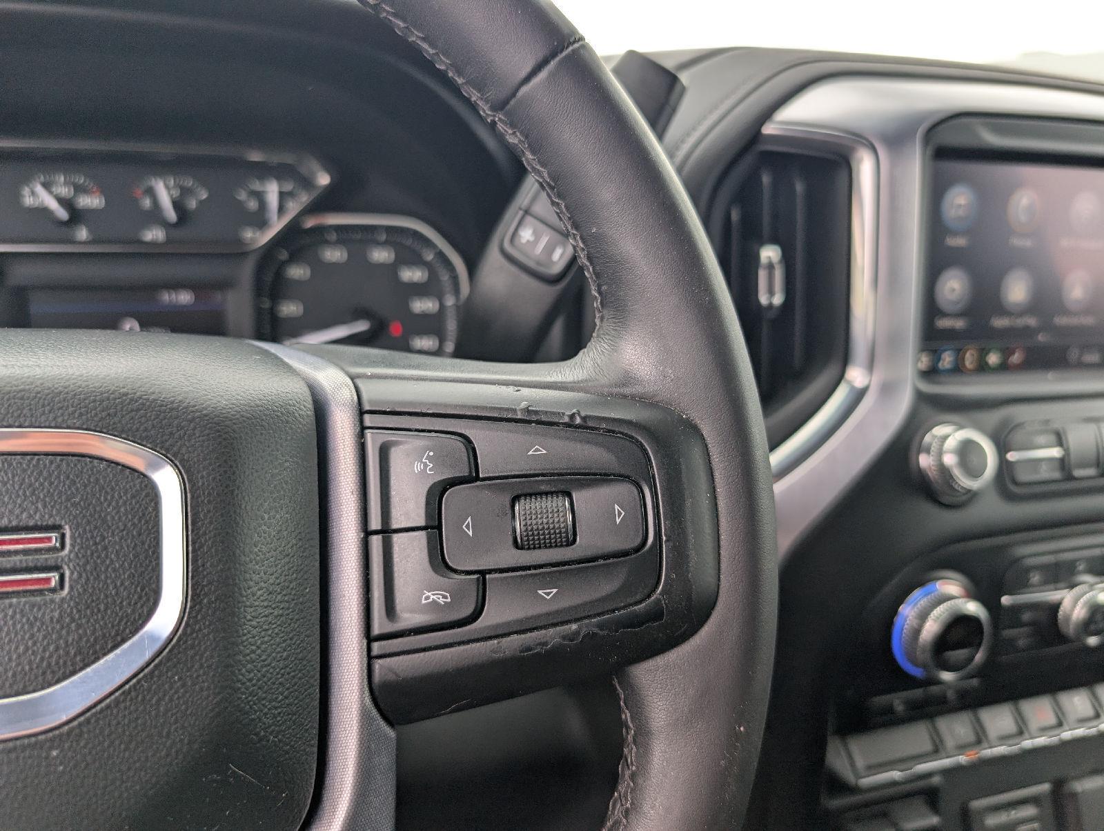 Used 2020 Onyx Black GMC SLE image 13
