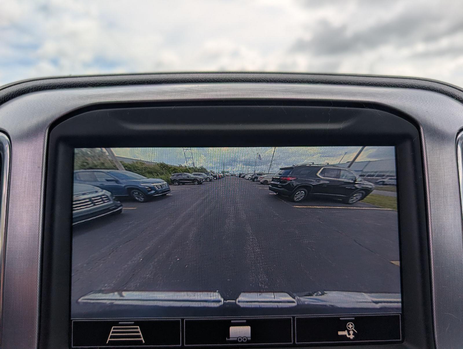 Used 2020 Onyx Black GMC SLE image 15