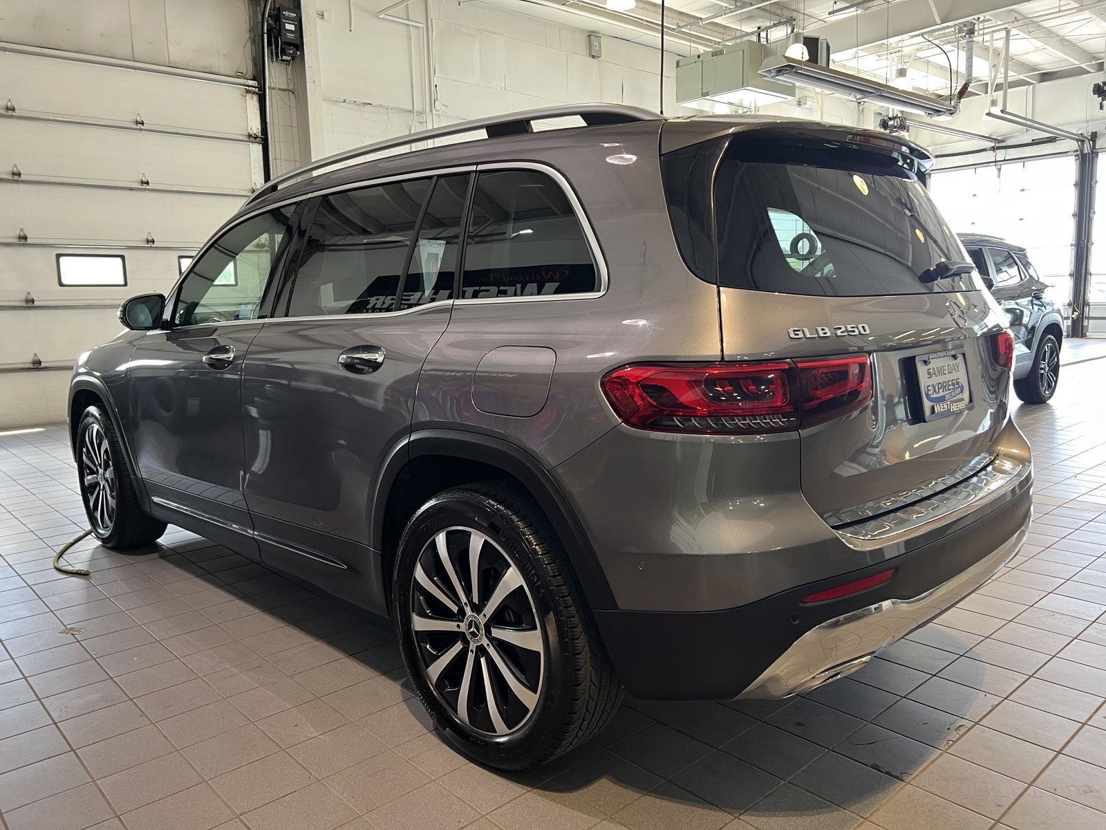 Used 2021 Mountain Grey Metallic Mercedes-Benz GLB 250 image 5