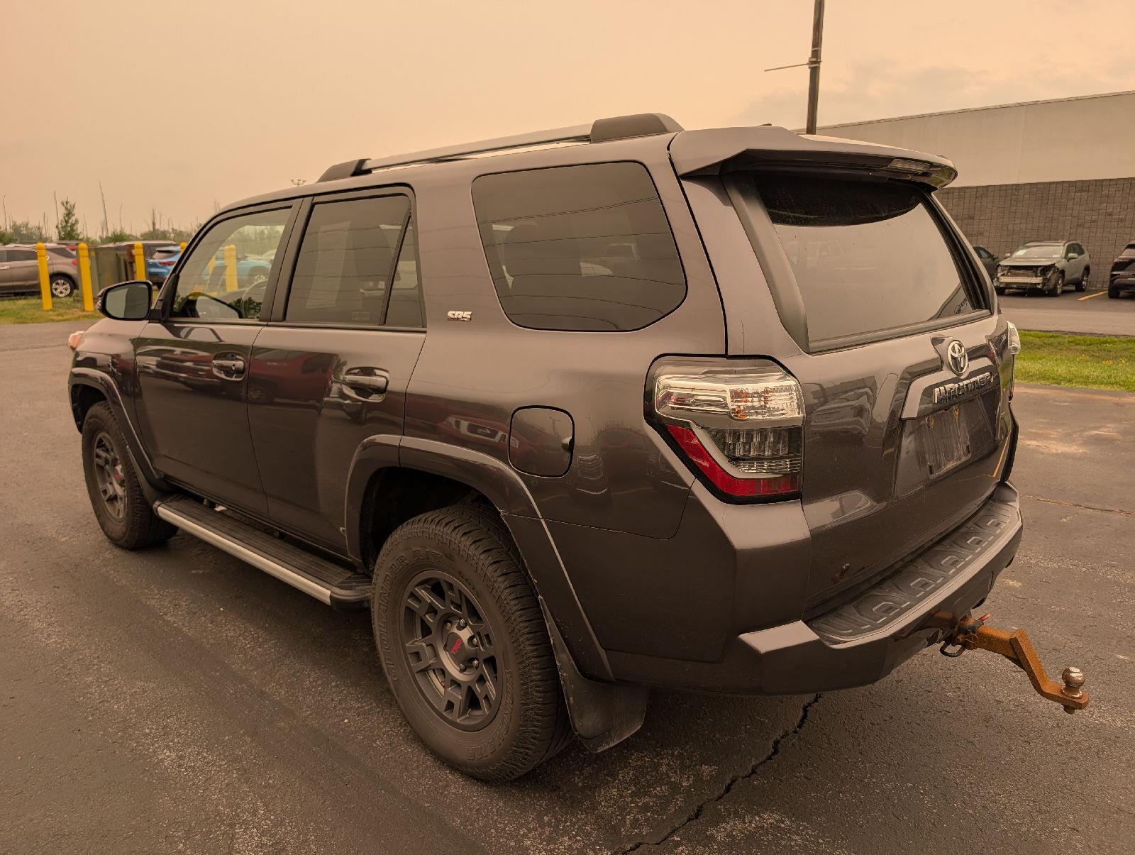 Used 2019 Magnetic Gray Metallic Toyota SR5 Premium image 5