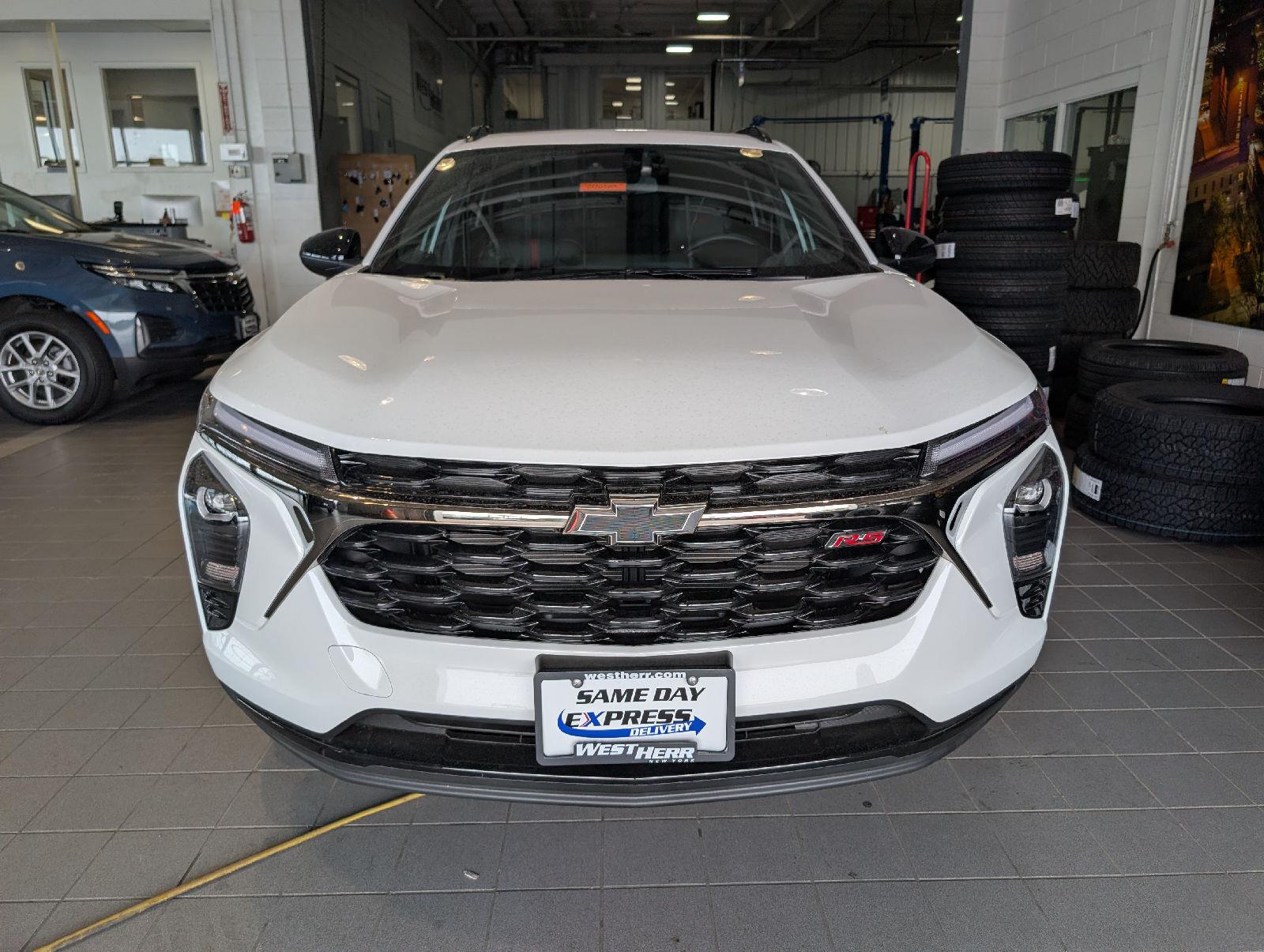New 2026 Summit White Chevrolet 2RS image 2