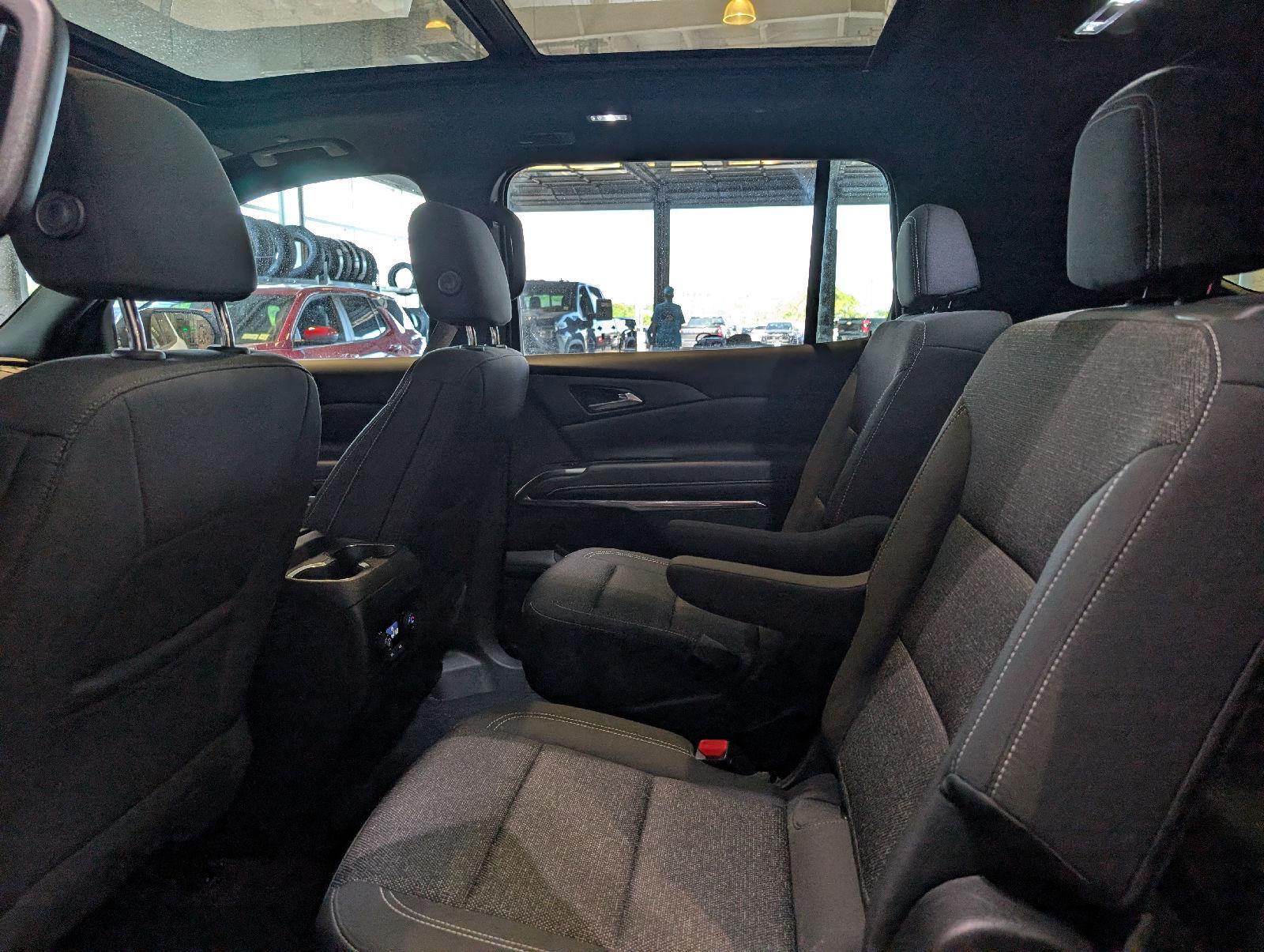 Used 2025 Summit White Chevrolet LT image 17