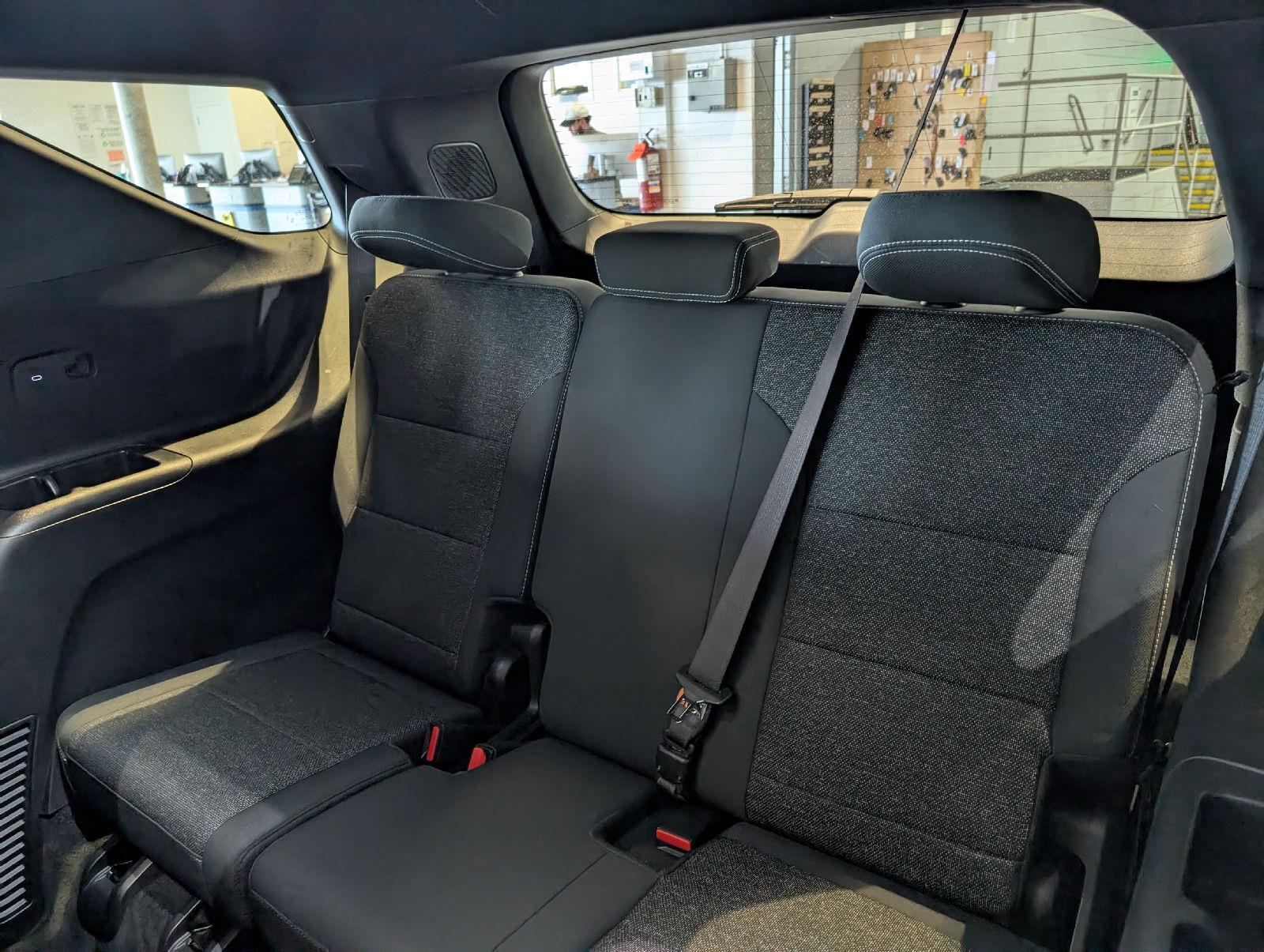 Used 2025 Summit White Chevrolet LT image 18