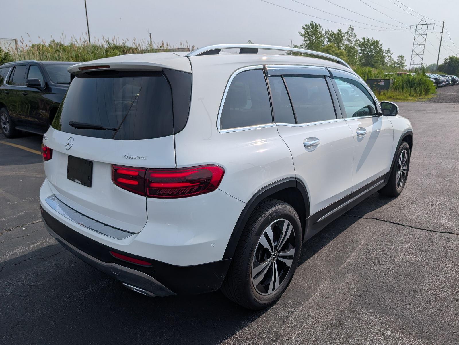 Used 2025 Polar White Mercedes-Benz GLB 250 image 8