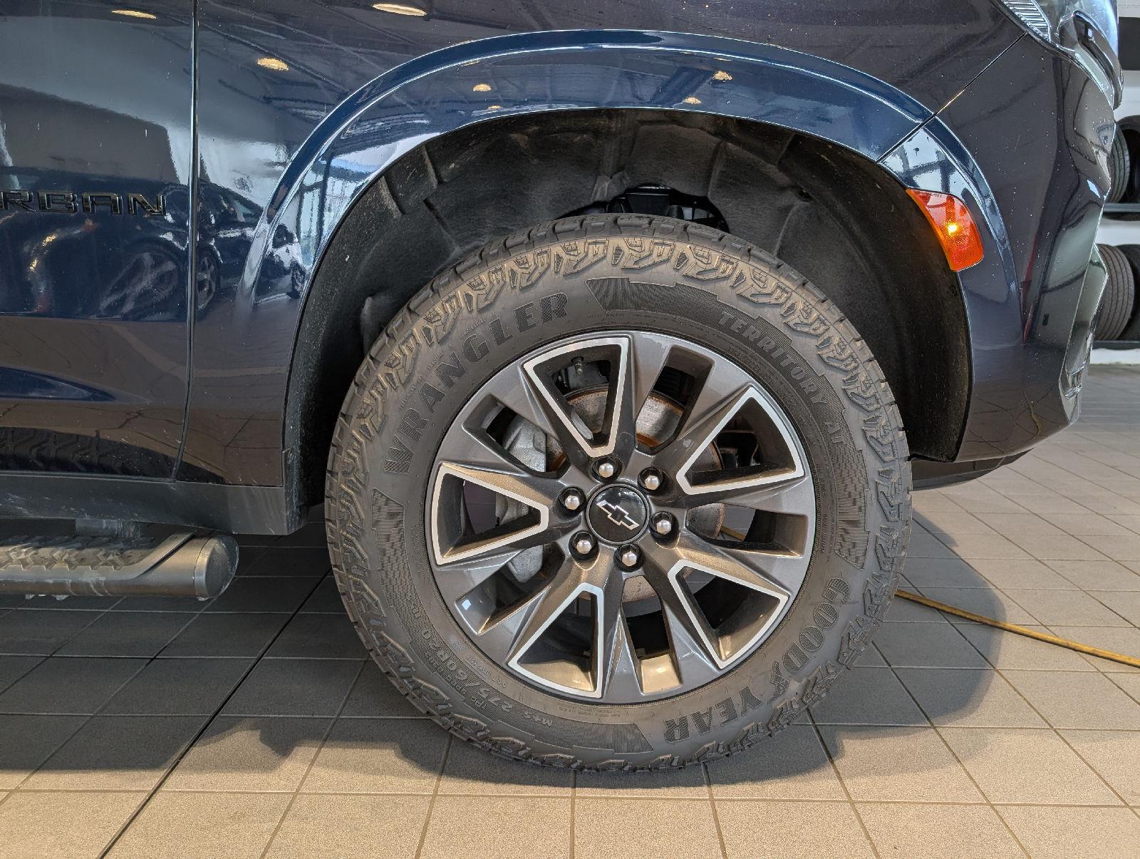 Used 2024 Midnight Blue Metallic Chevrolet Z71 image 14