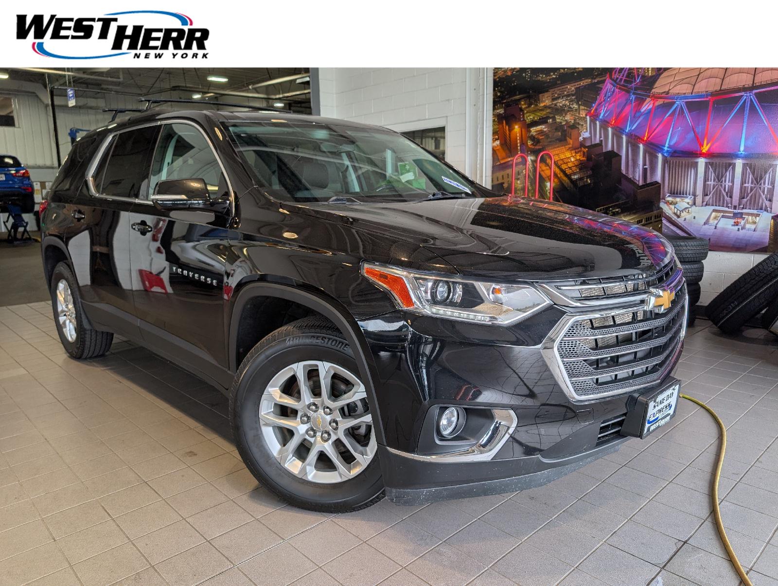 2020 Chevrolet Traverse LT Cloth