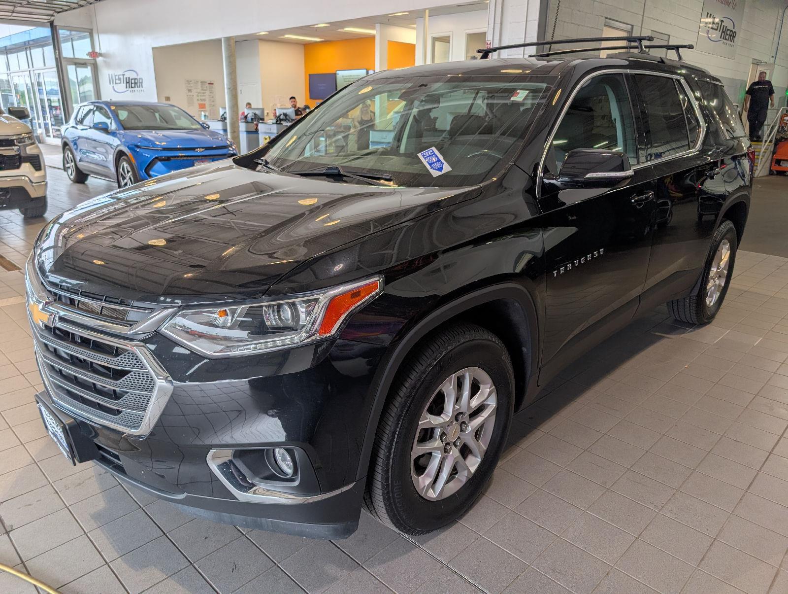 Used 2020 Mosaic Black Metallic Chevrolet LT Cloth image 4