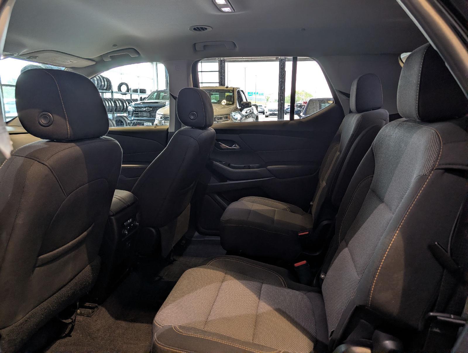 Used 2020 Mosaic Black Metallic Chevrolet LT Cloth image 17