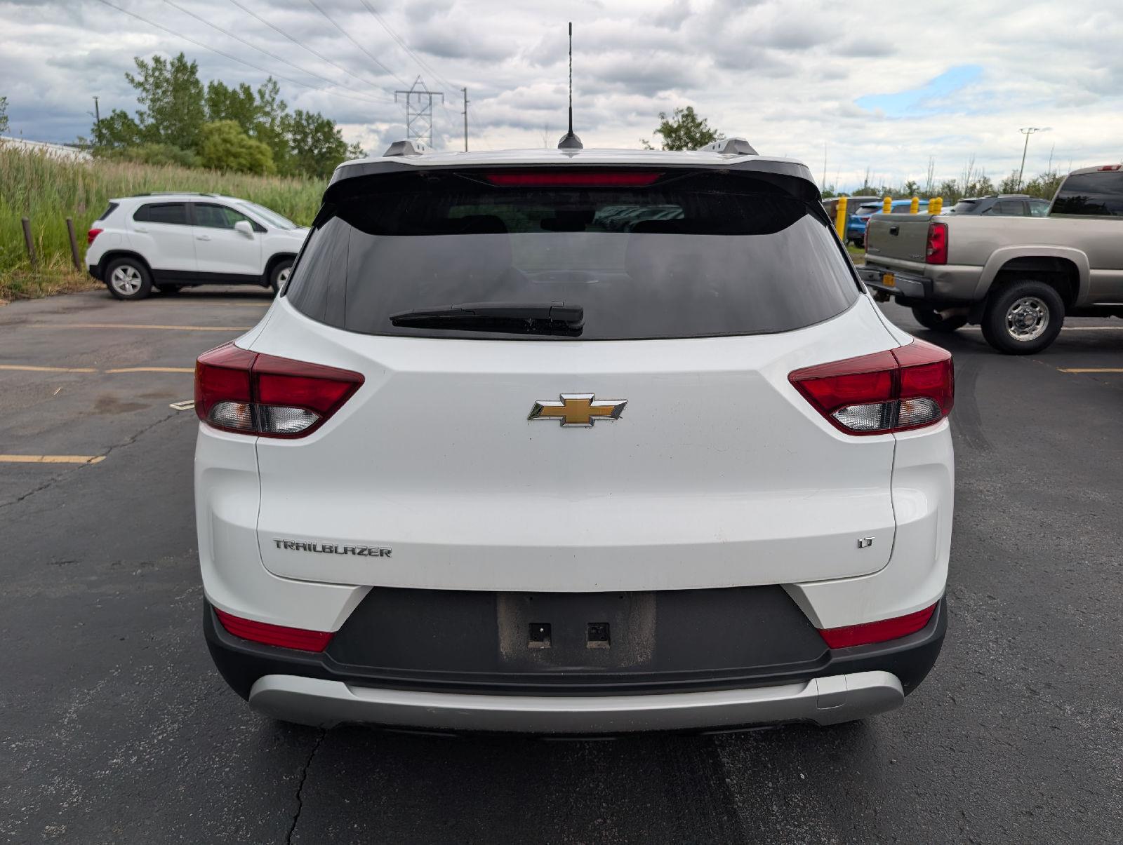 Used 2023 Summit White Chevrolet LT image 6