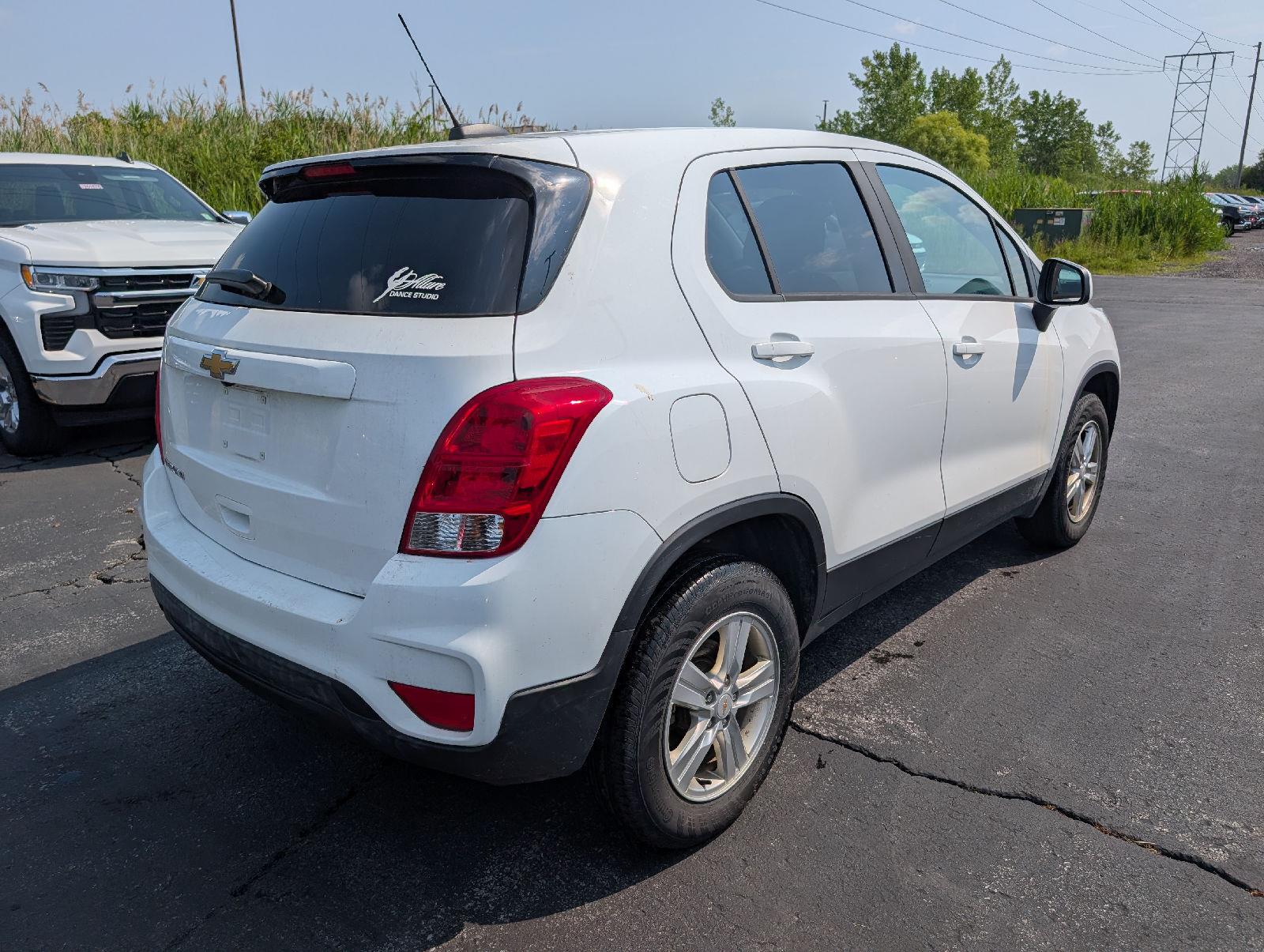 Used 2020 Summit White Chevrolet LS image 8