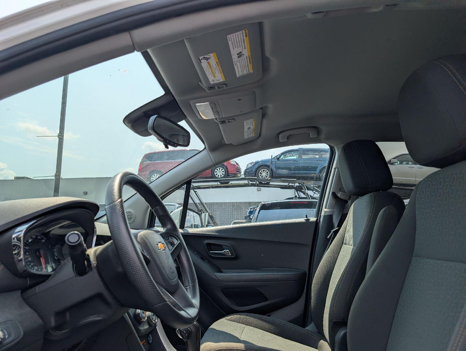 Used 2020 Summit White Chevrolet LS image 10