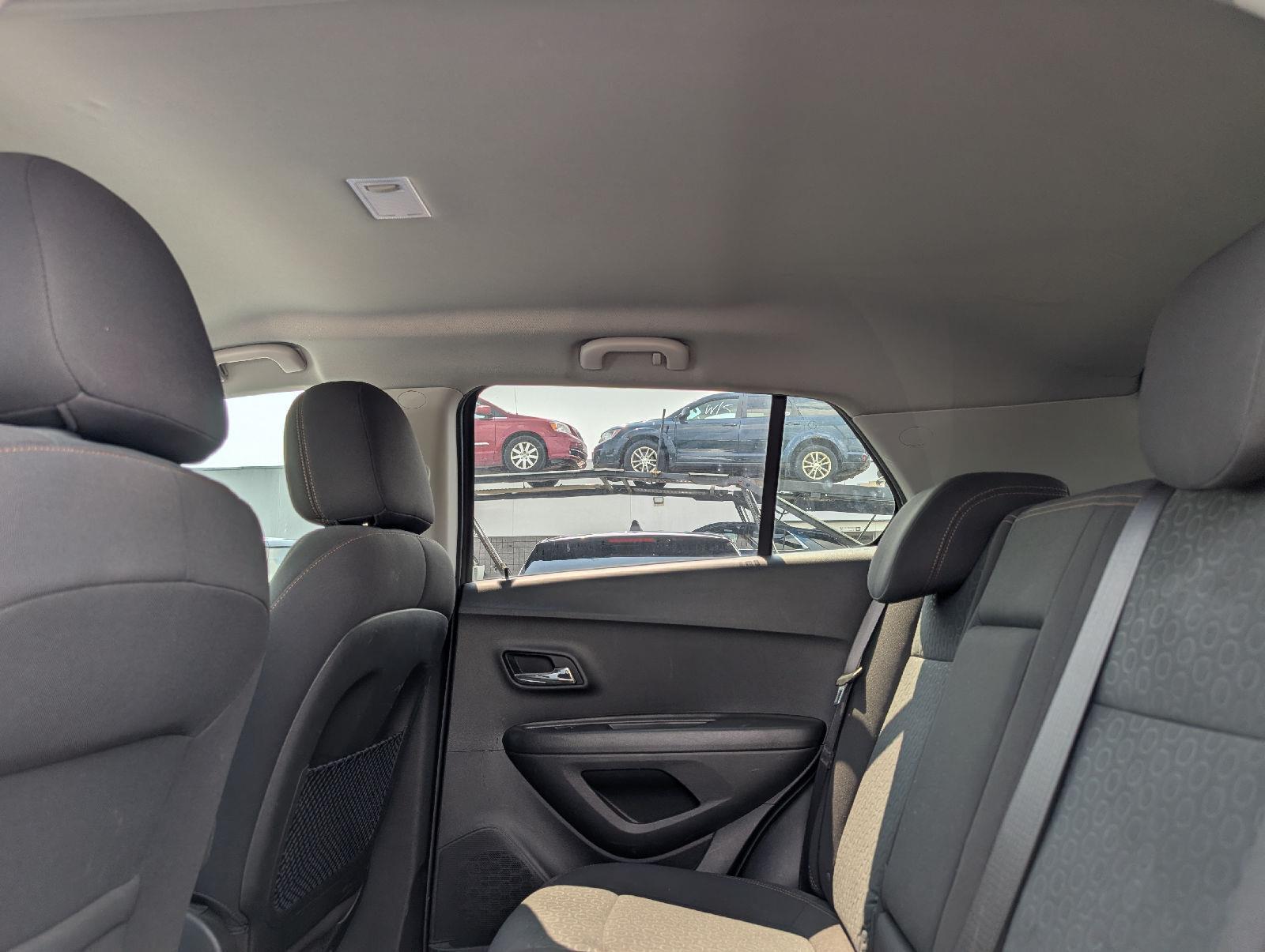 Used 2020 Summit White Chevrolet LS image 11