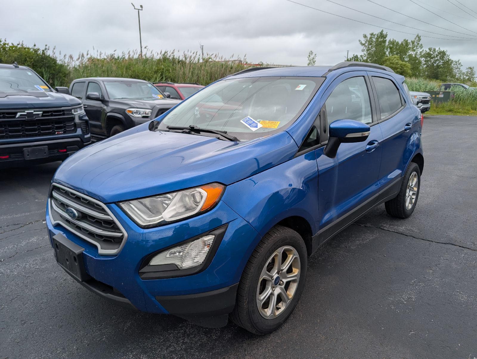 Used 2021 Lightning Blue Ford SE image 4