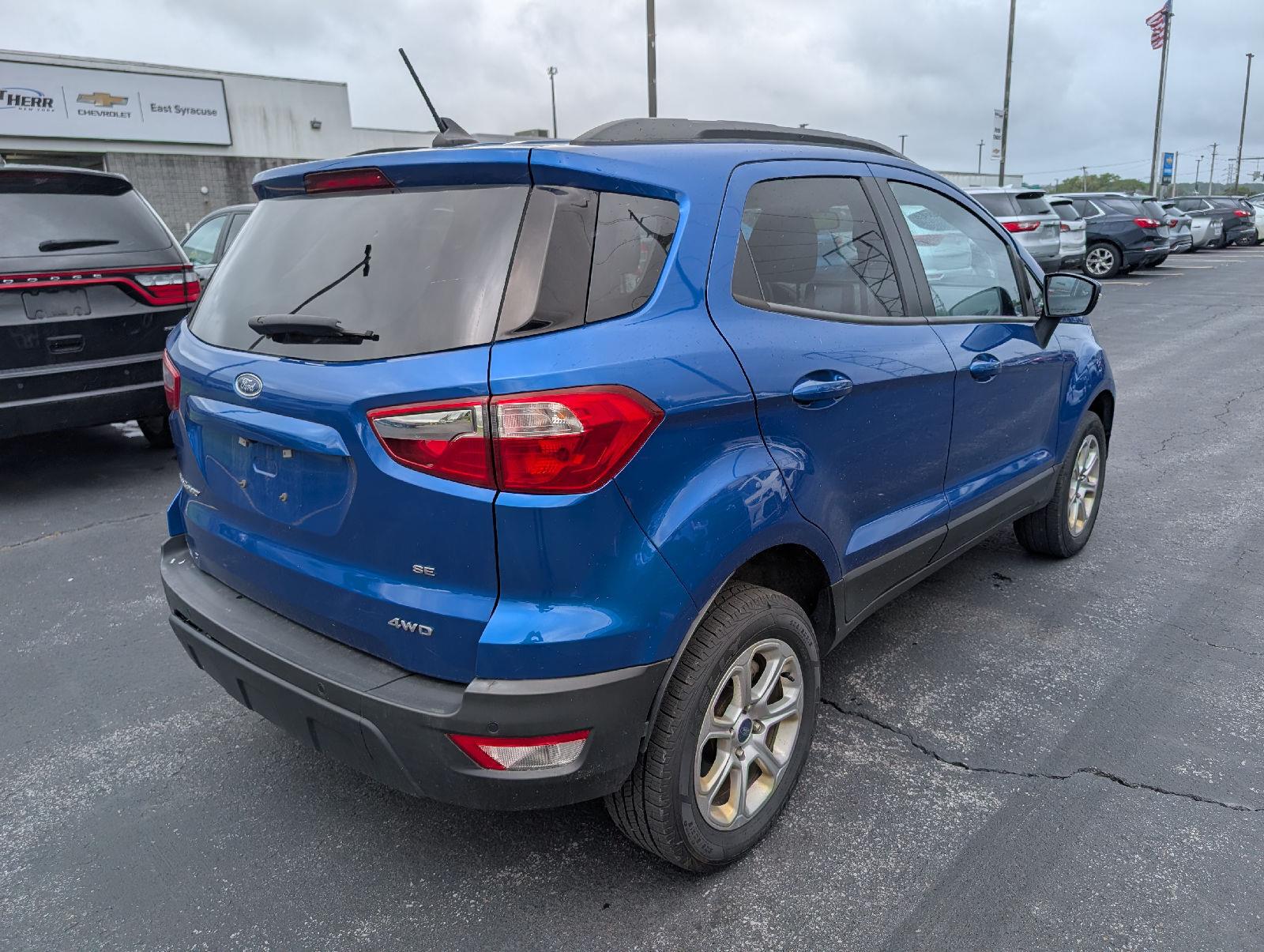 Used 2021 Lightning Blue Ford SE image 8