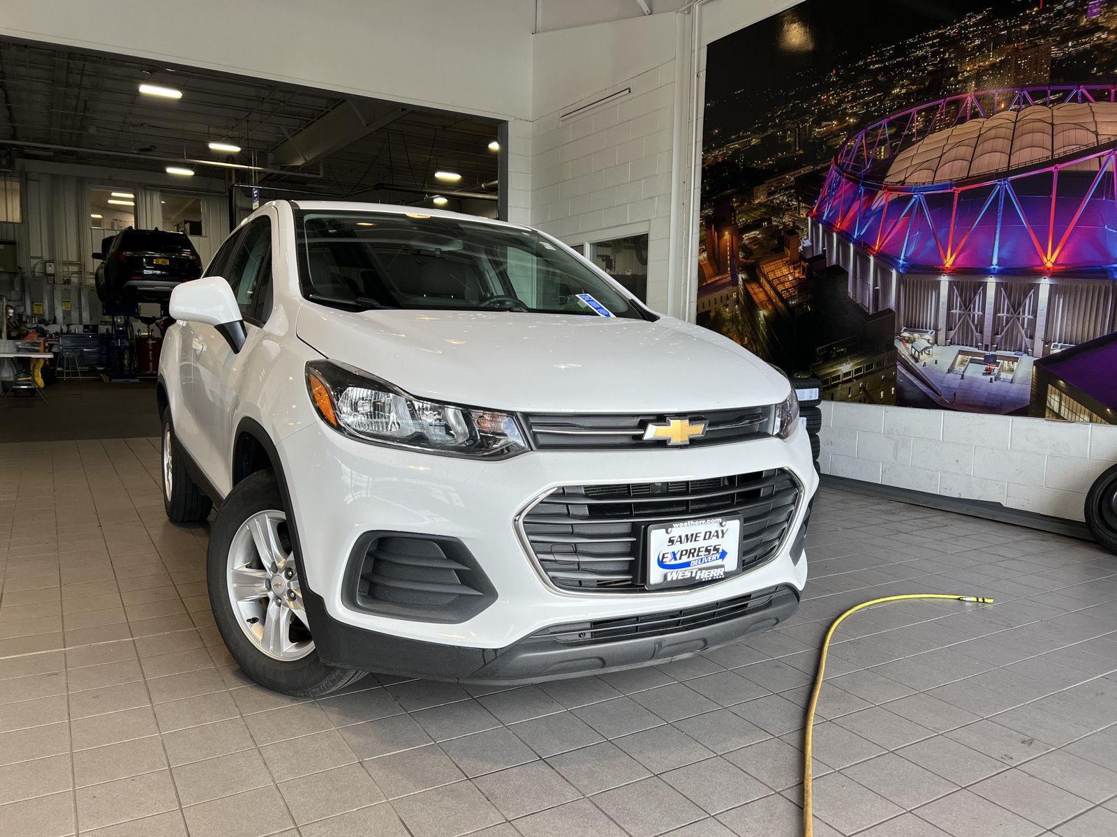 Used 2020 Summit White Chevrolet LS image 22
