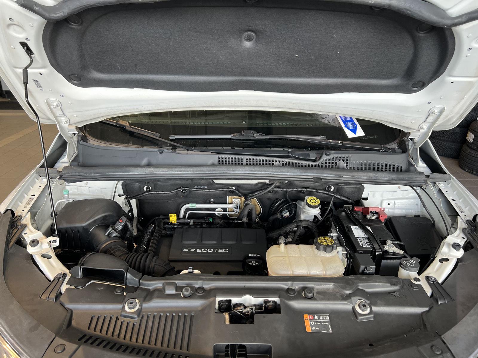 Used 2020 Summit White Chevrolet LS image 31