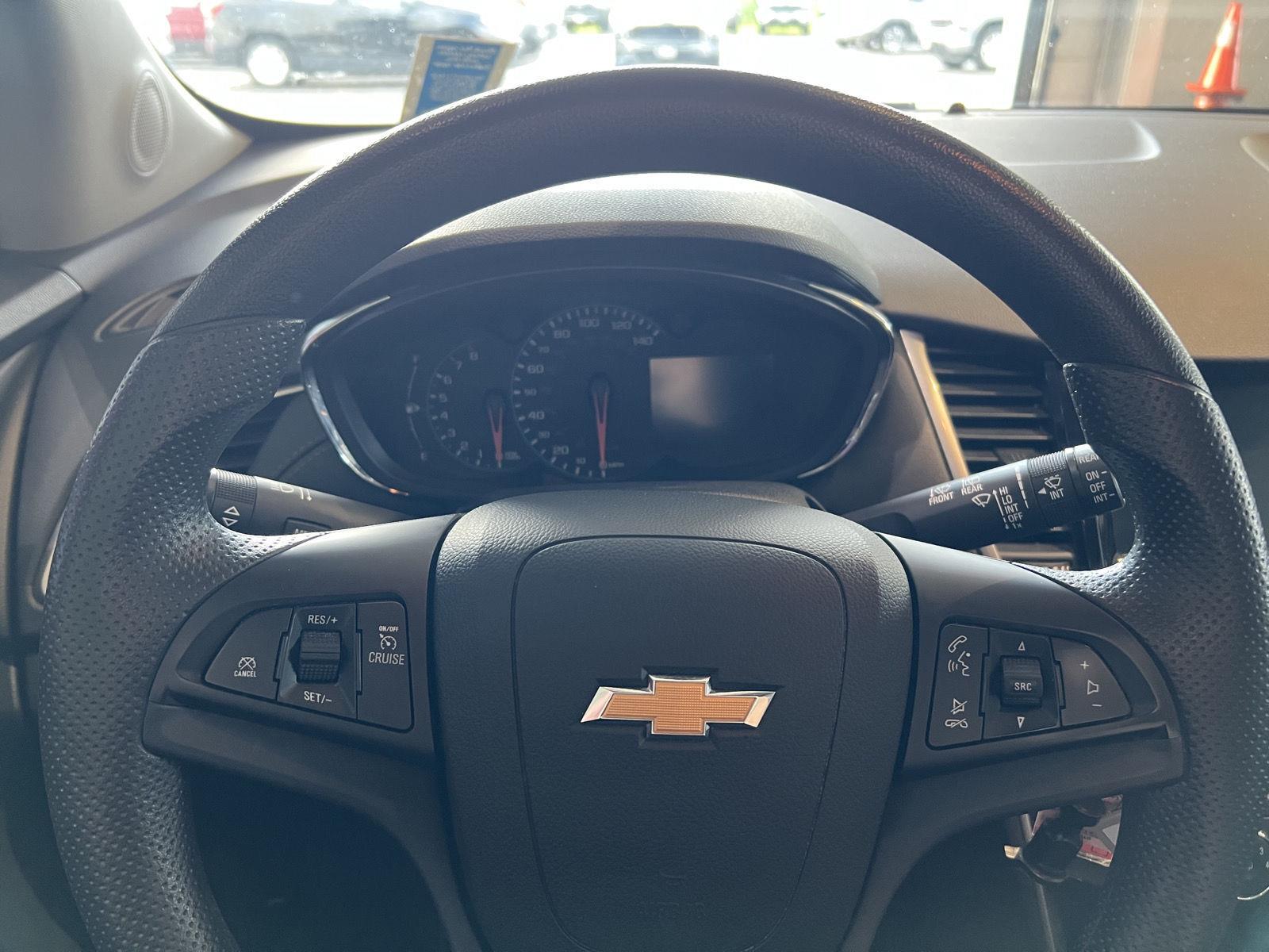 Used 2020 Summit White Chevrolet LS image 36