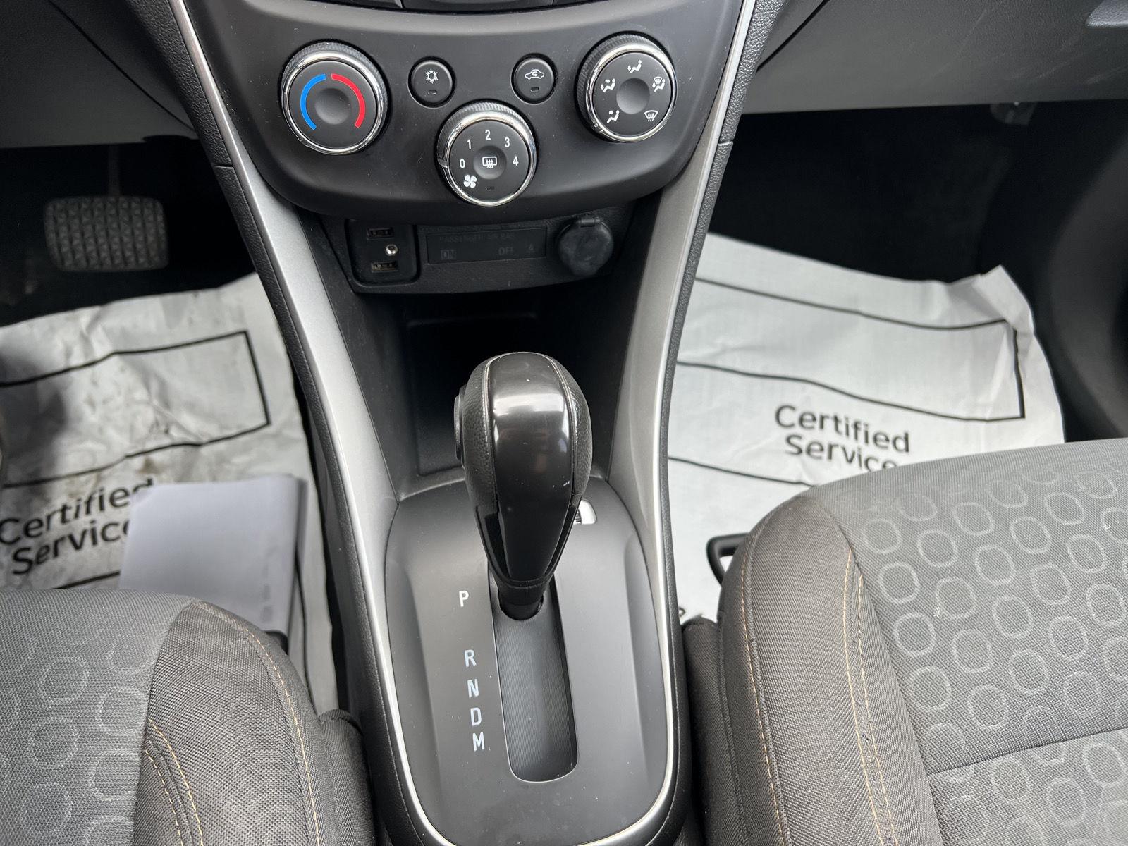 Used 2020 Summit White Chevrolet LS image 37