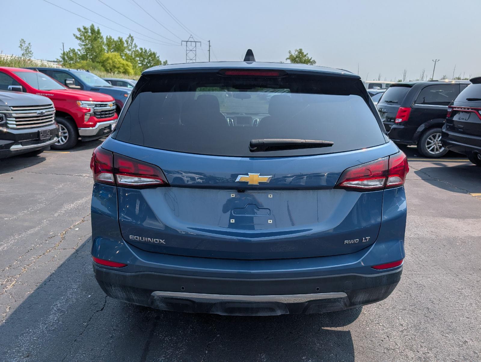 Used 2024 Lakeshore Blue Metallic Chevrolet LT image 6
