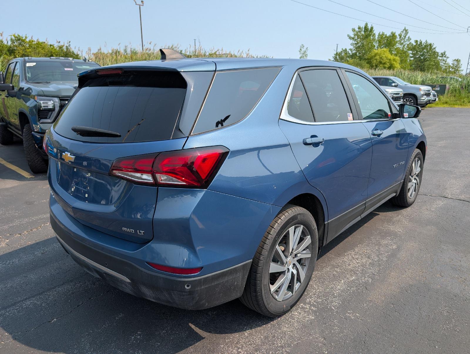 Used 2024 Lakeshore Blue Metallic Chevrolet LT image 7