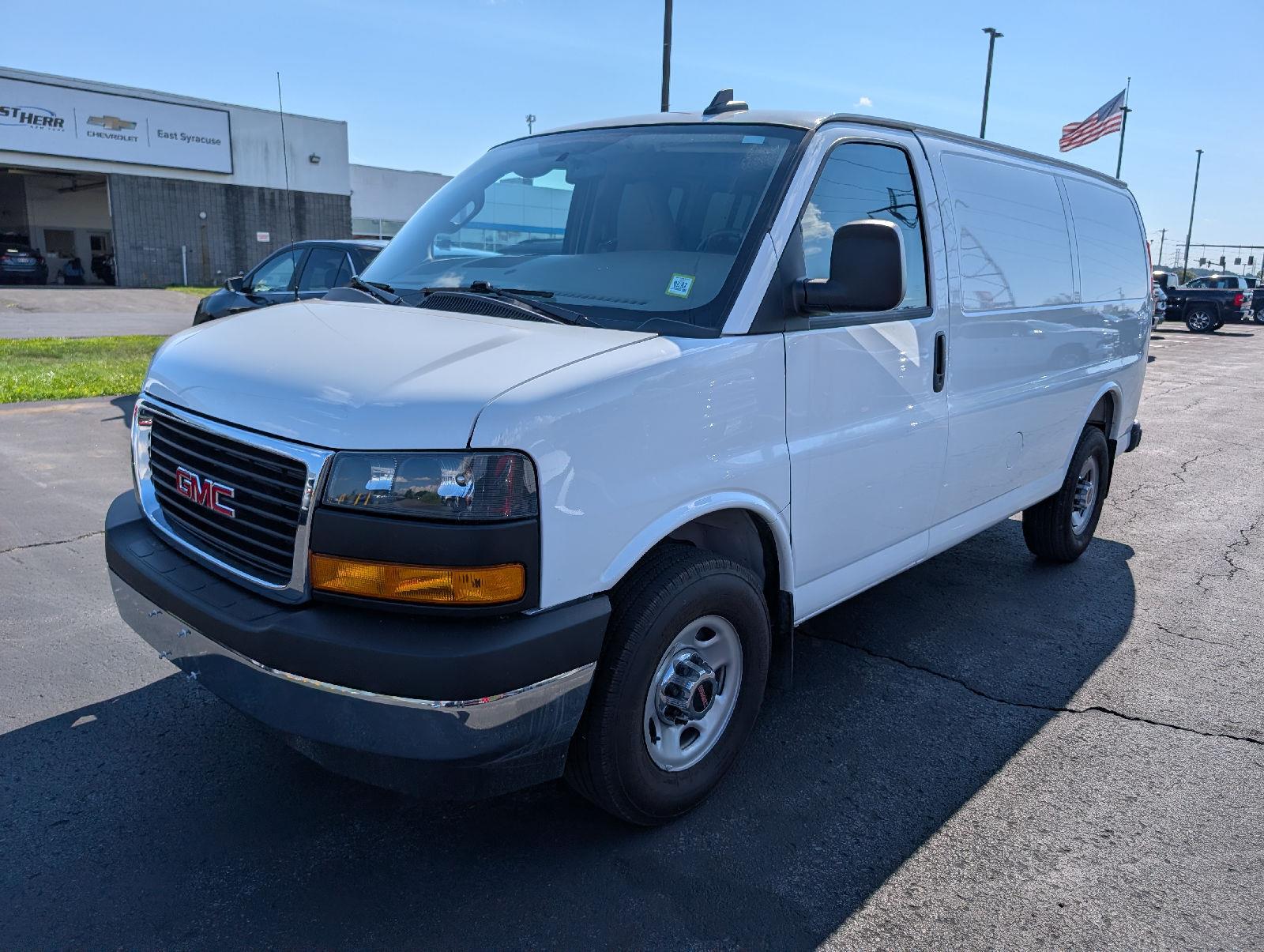 Used 2025  GMC 2500 image 4