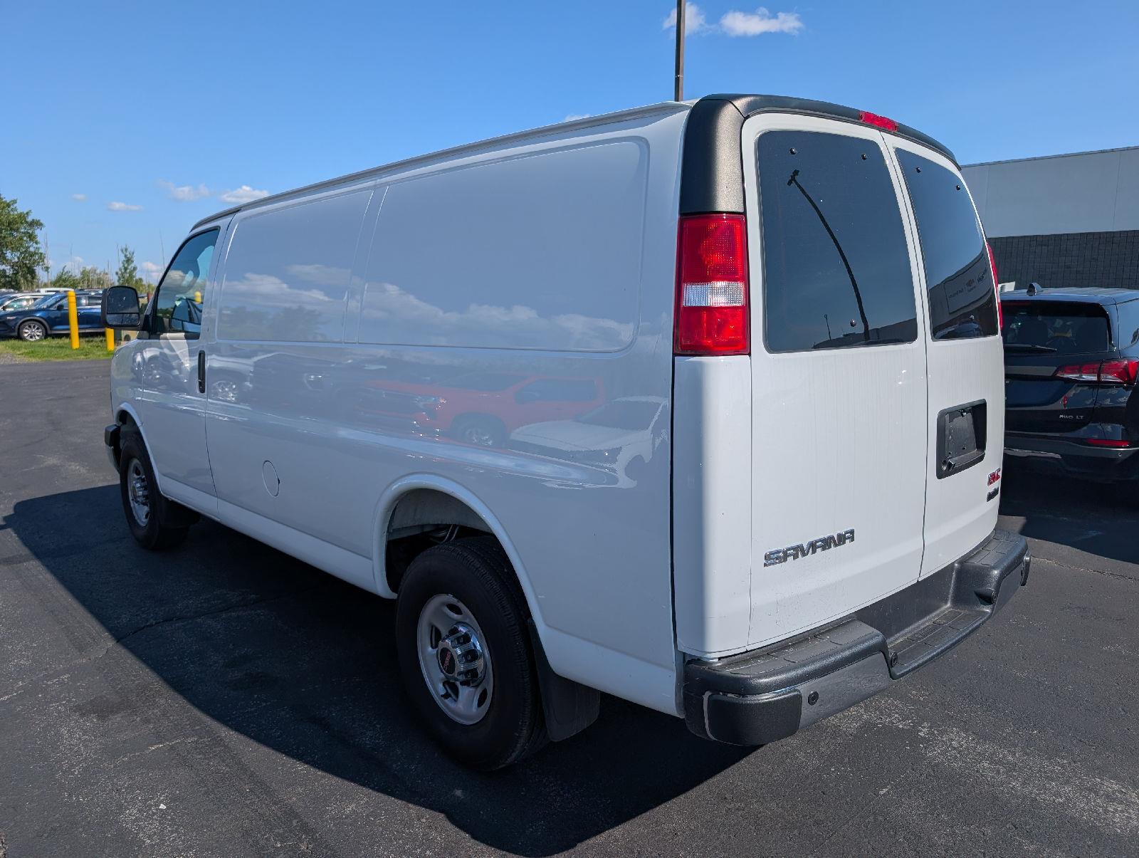 Used 2025  GMC 2500 image 5