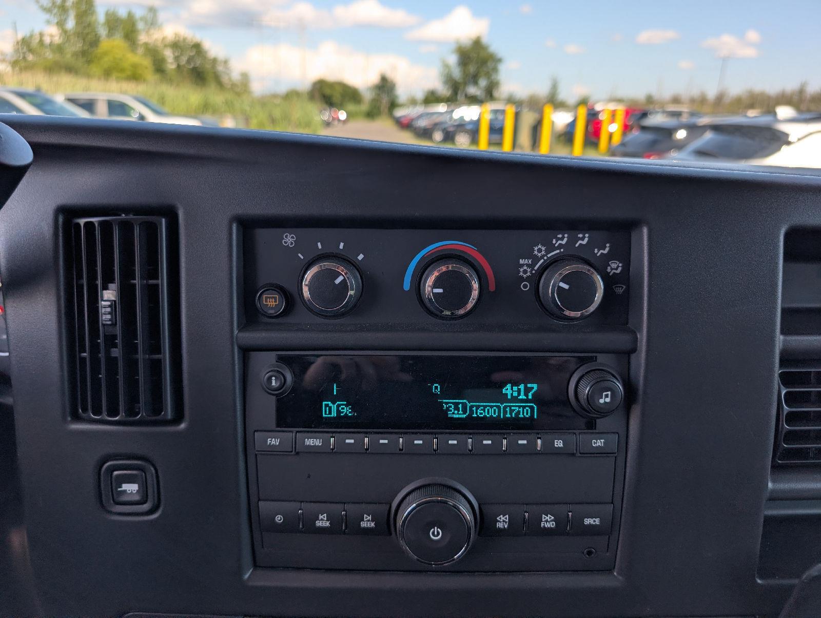Used 2025  GMC 2500 image 13