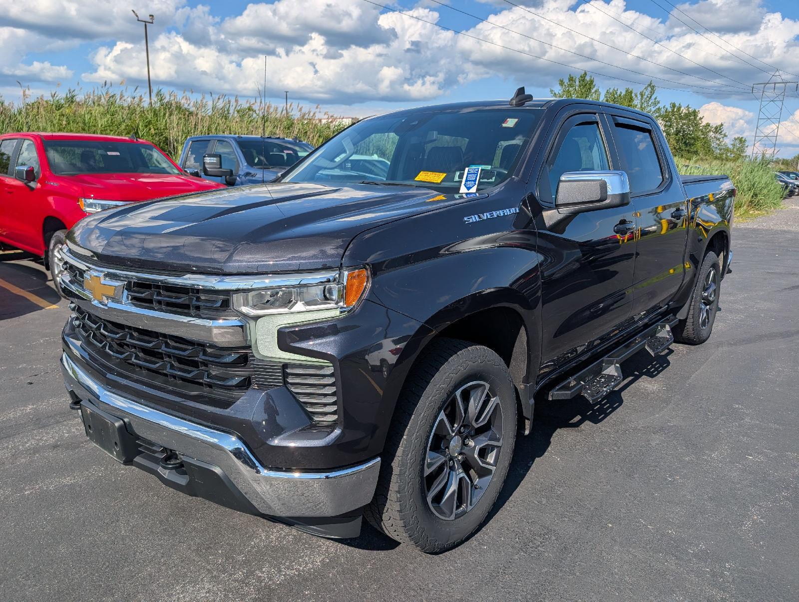 Used 2022 Dark Ash Metallic Chevrolet LT image 4