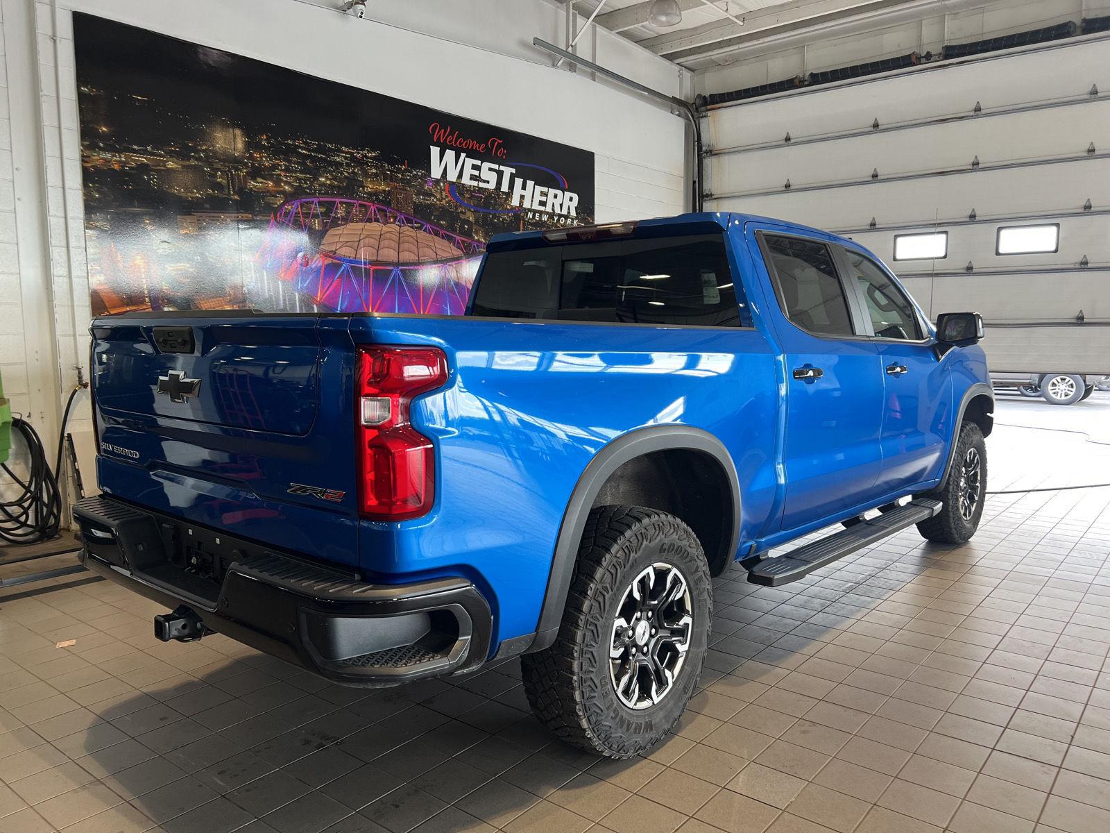 Used 2022 Glacier Blue Metallic Chevrolet ZR2 image 9