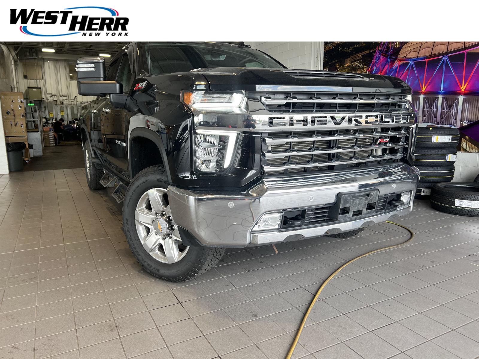 Mosaic Black Metallic 2022 Chevrolet Silverado 2500HD Pickup Truck Four-Wheel Drive Automatic