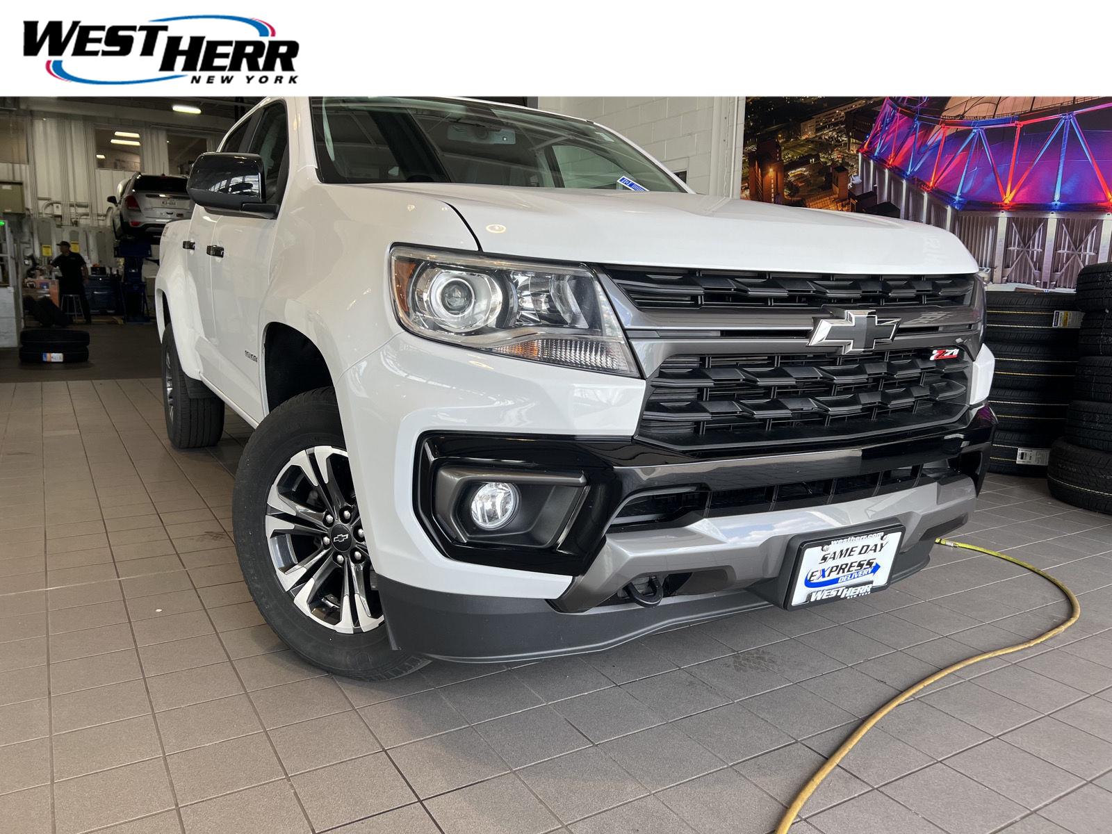 Summit White 2022 Chevrolet Colorado Pickup Truck Four-Wheel Drive 8-Speed Automatic