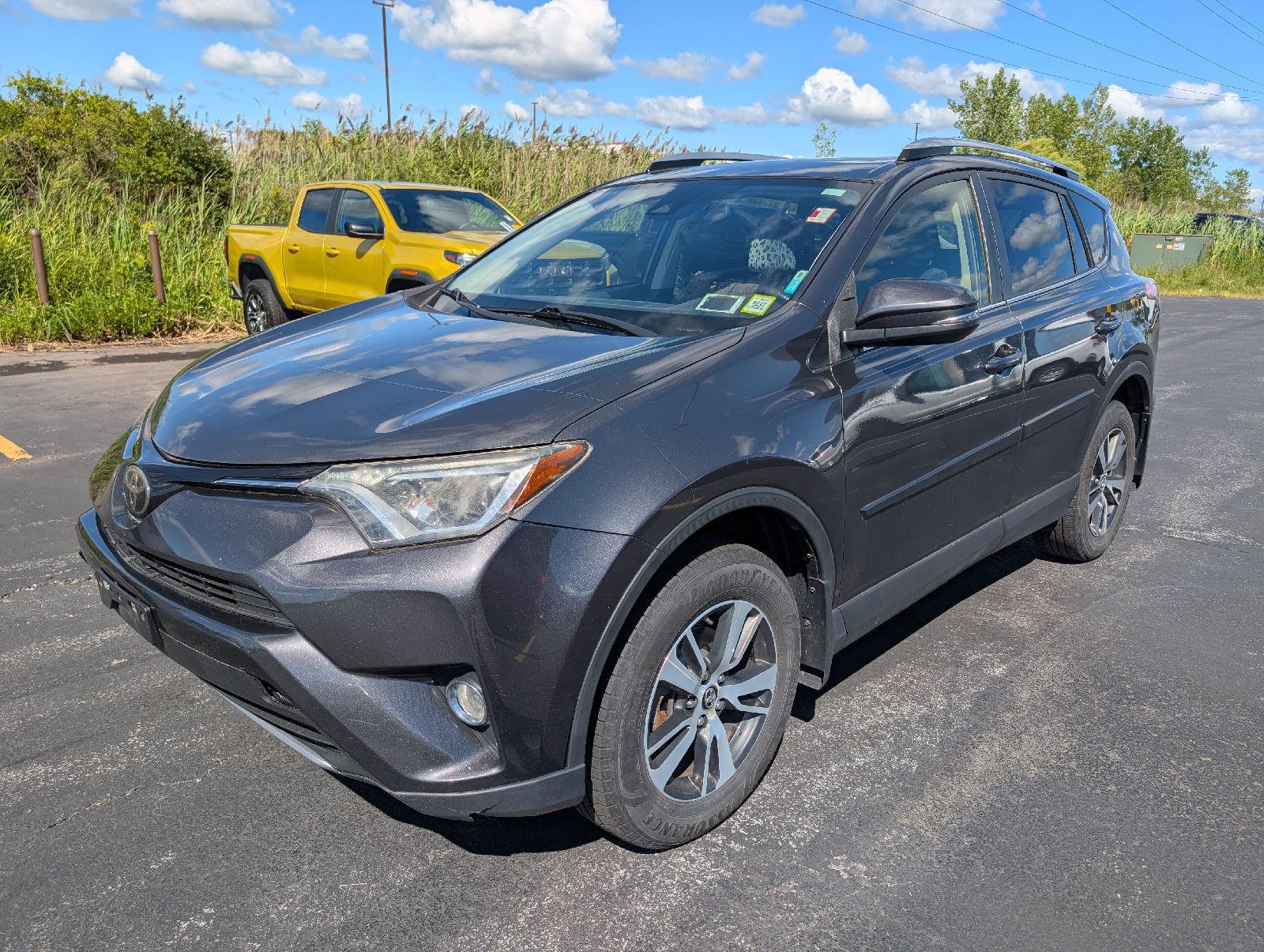 Used 2018 Magnetic Gray Metallic Toyota XLE image 4