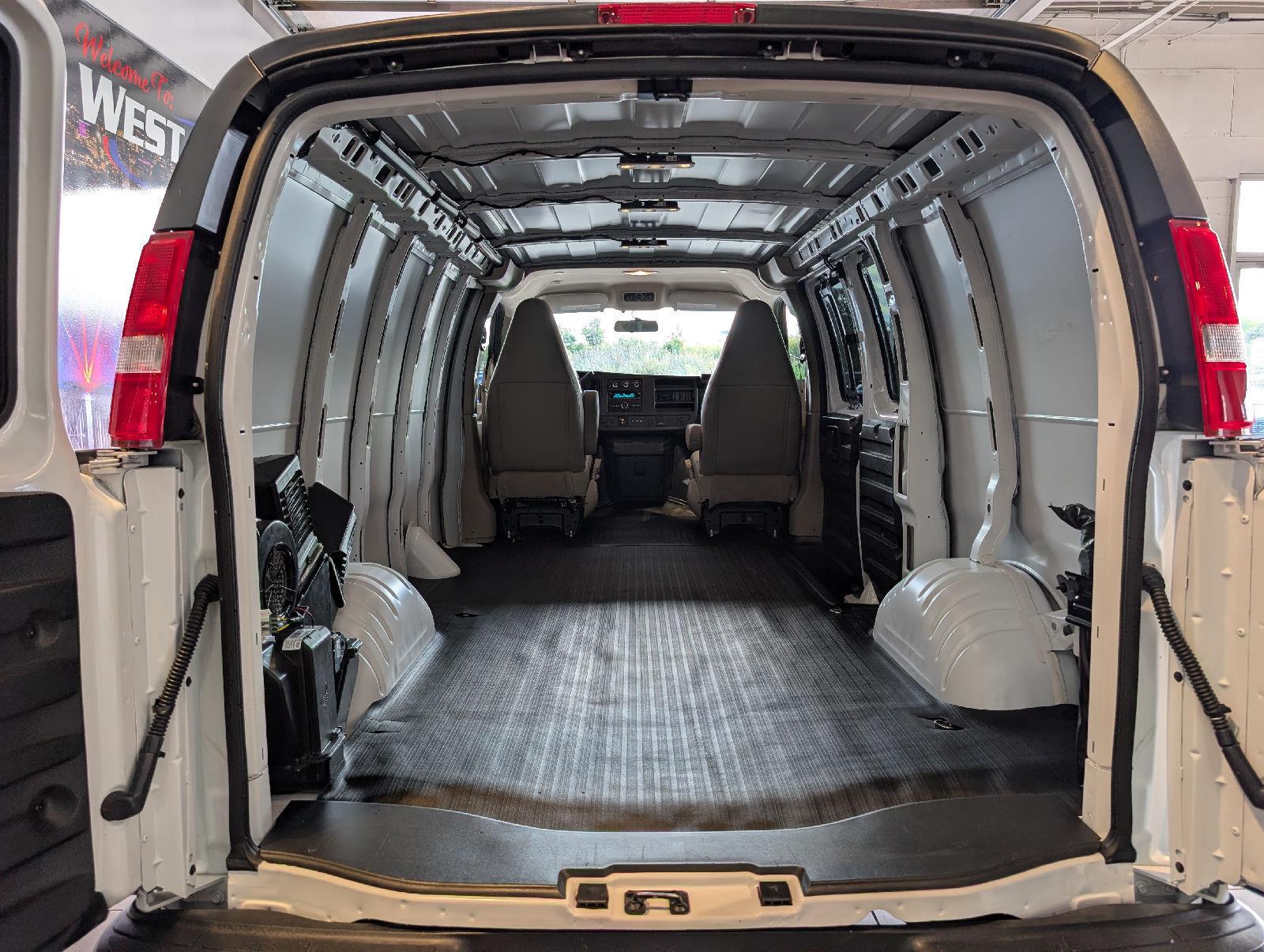 Used 2025  GMC 2500 image 7