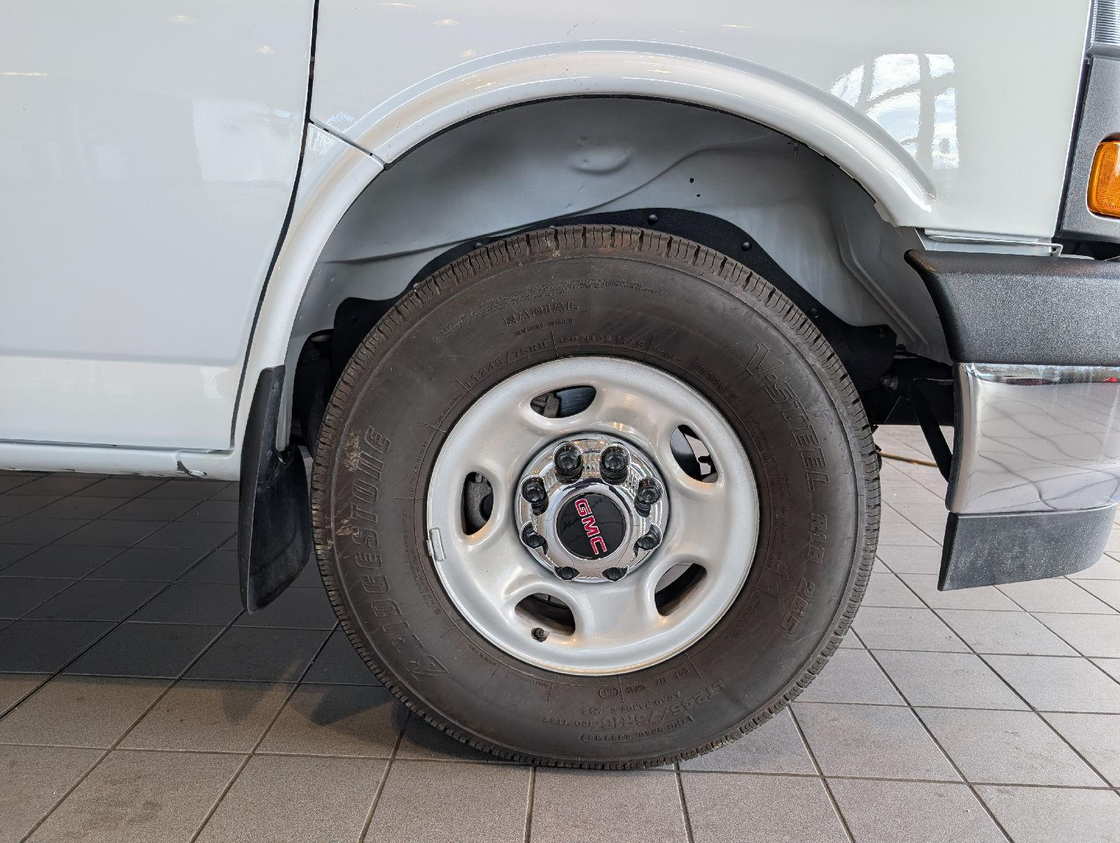 Used 2025  GMC 2500 image 13