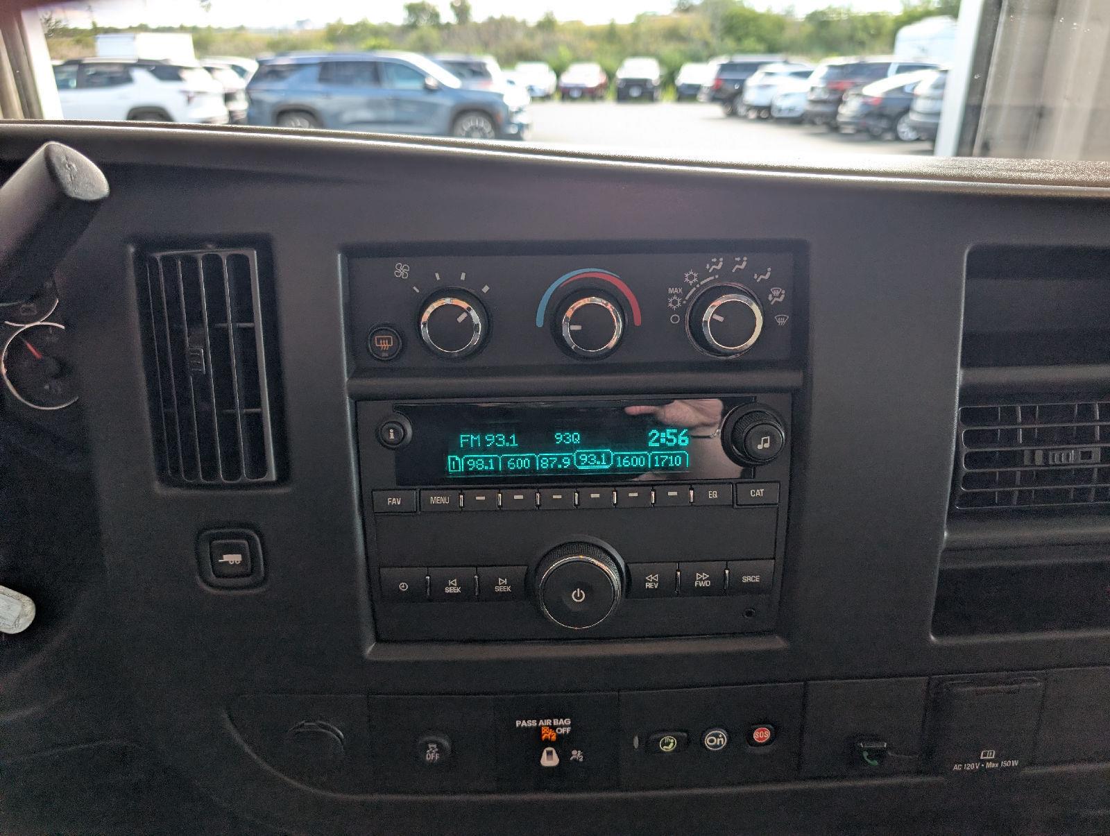 Used 2025  GMC 2500 image 21