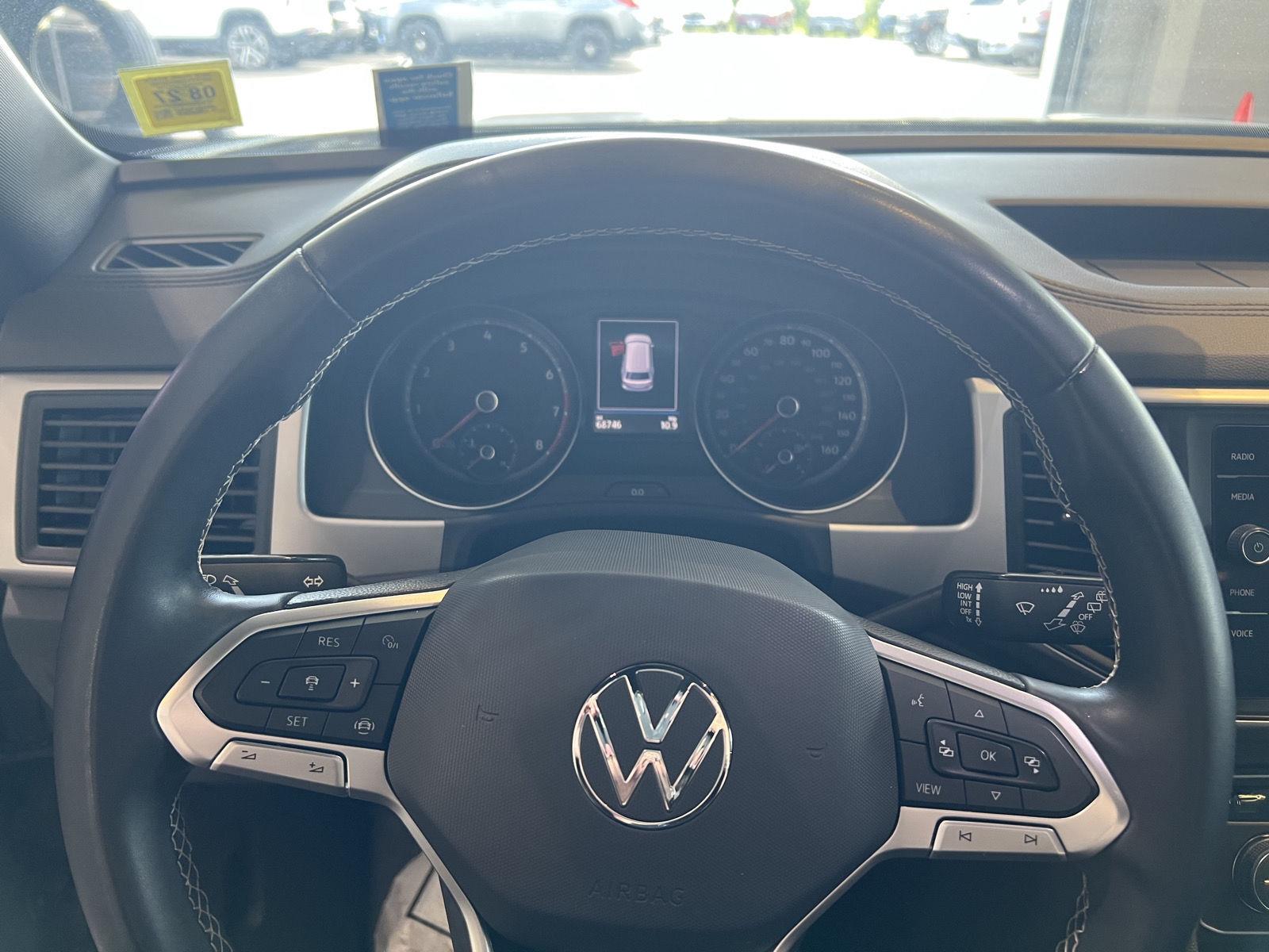 Used 2021 Pure Gray Volkswagen 3.6L V6 SE w/Technology image 21