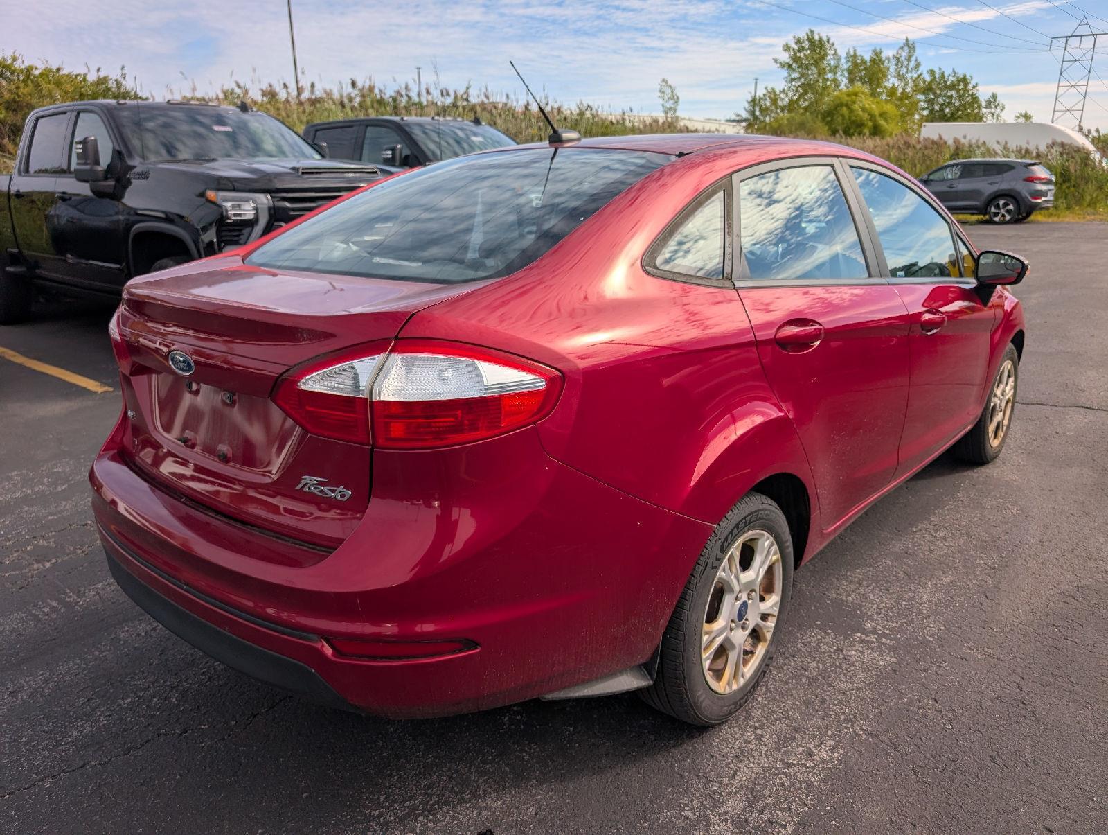 Used 2016 Ruby Red Metallic Tinted Clearcoat Ford SE image 7