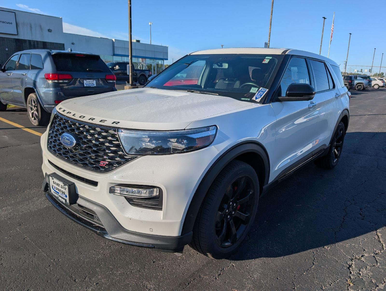 Used 2022 Star White Metallic Tri-Coat Ford  image 4