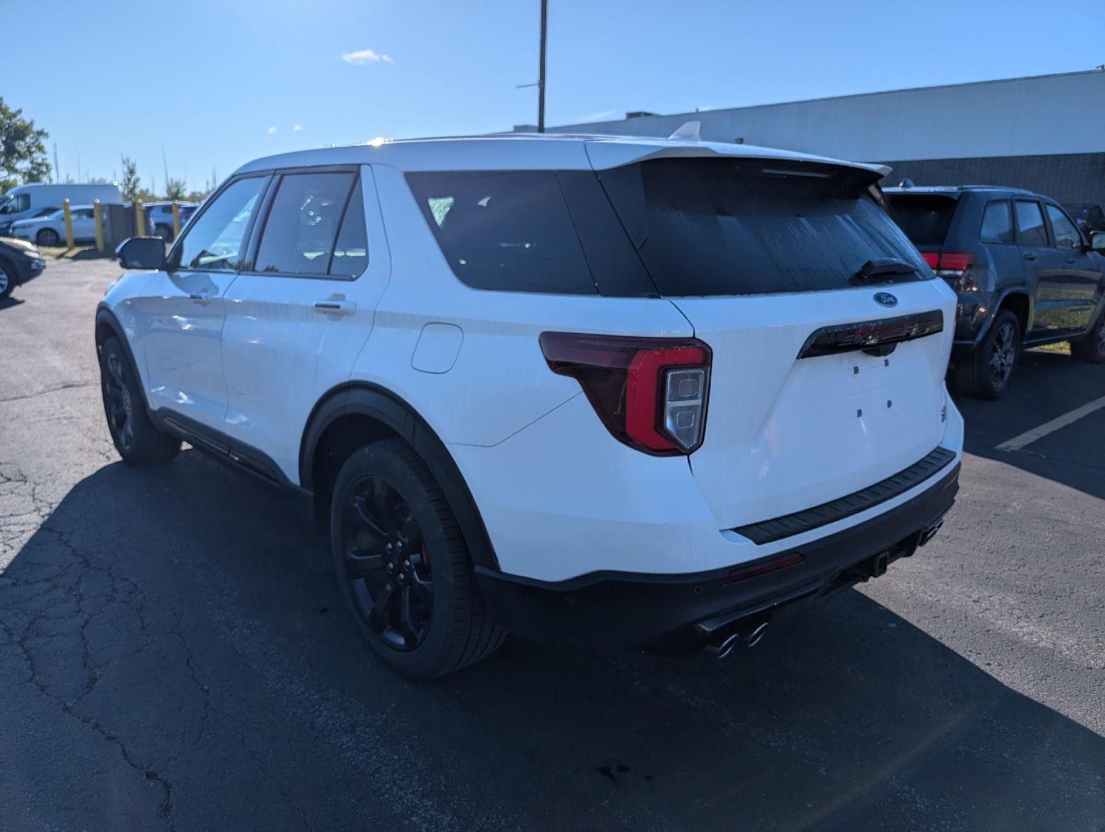 Used 2022 Star White Metallic Tri-Coat Ford  image 8