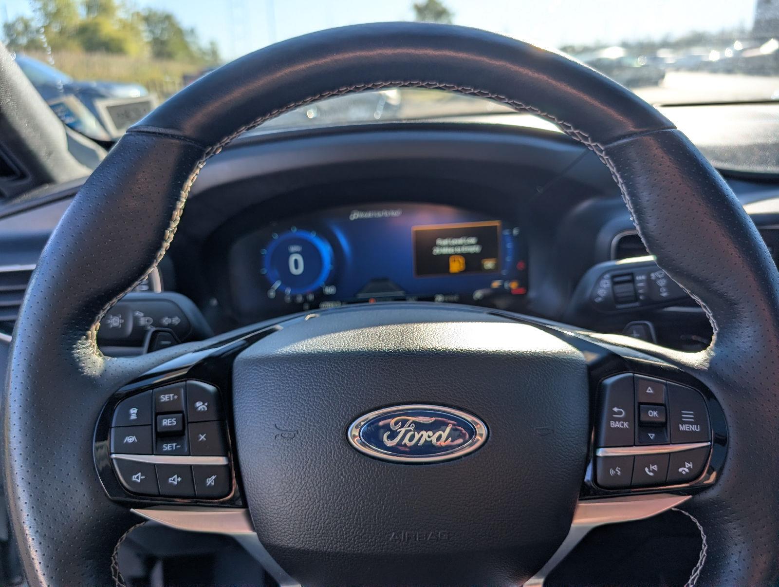 Used 2022 Star White Metallic Tri-Coat Ford  image 15