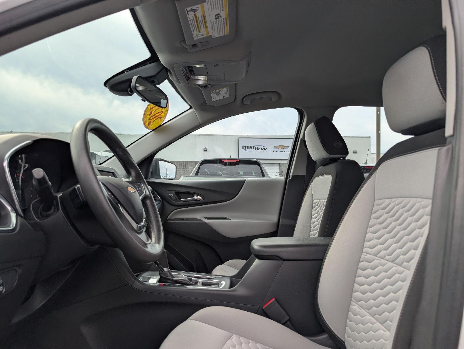 Used 2021 Summit White Chevrolet LS image 9