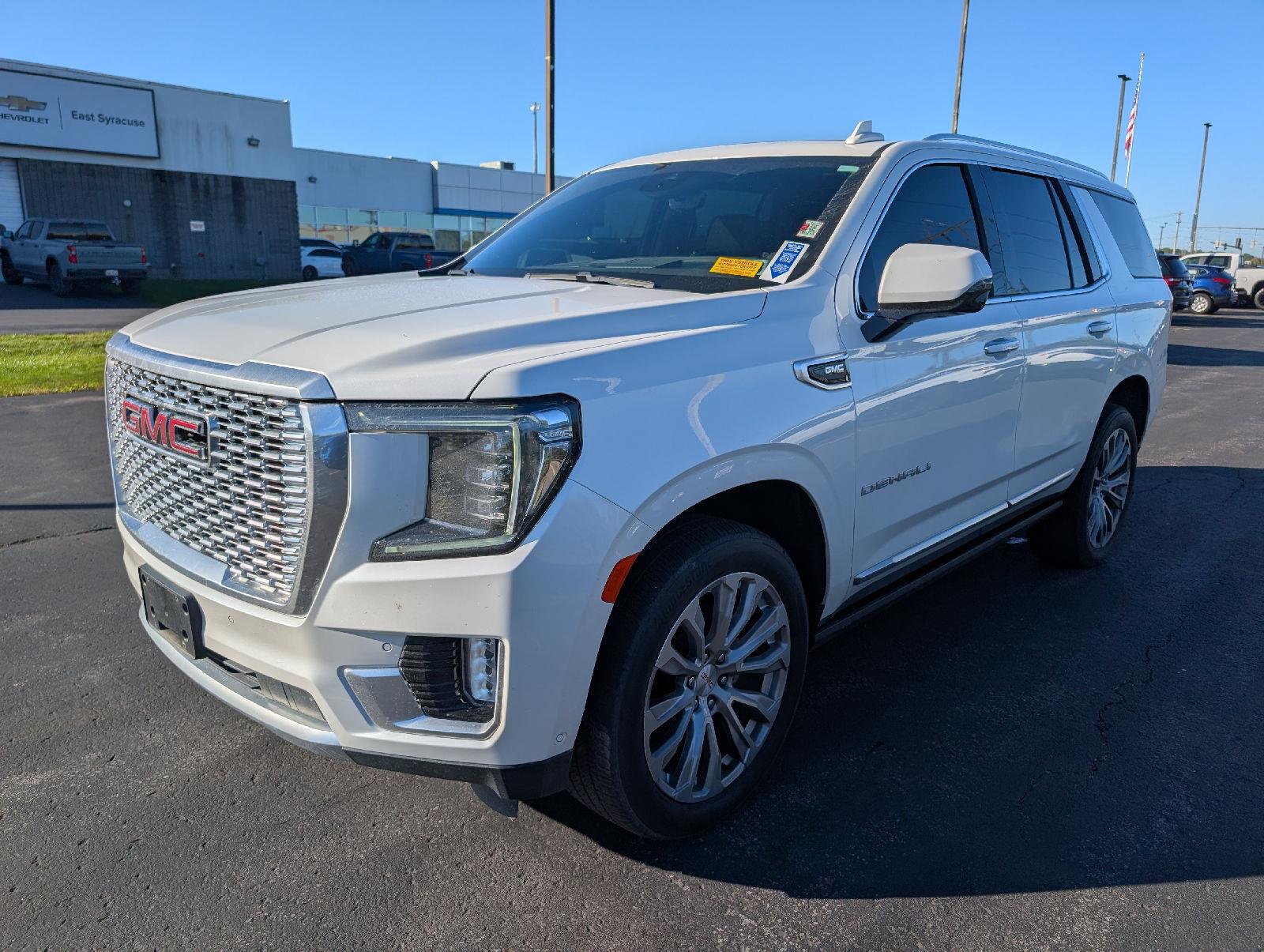 Used 2023 White Frost Tricoat GMC Denali image 4