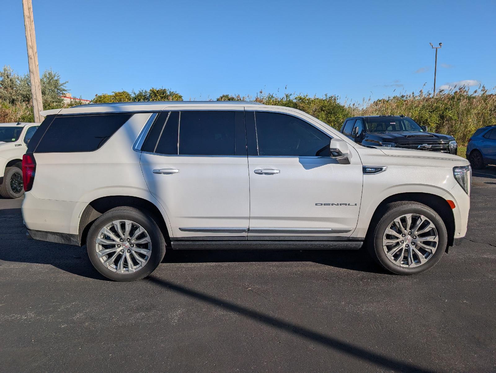 Used 2023 White Frost Tricoat GMC Denali image 8