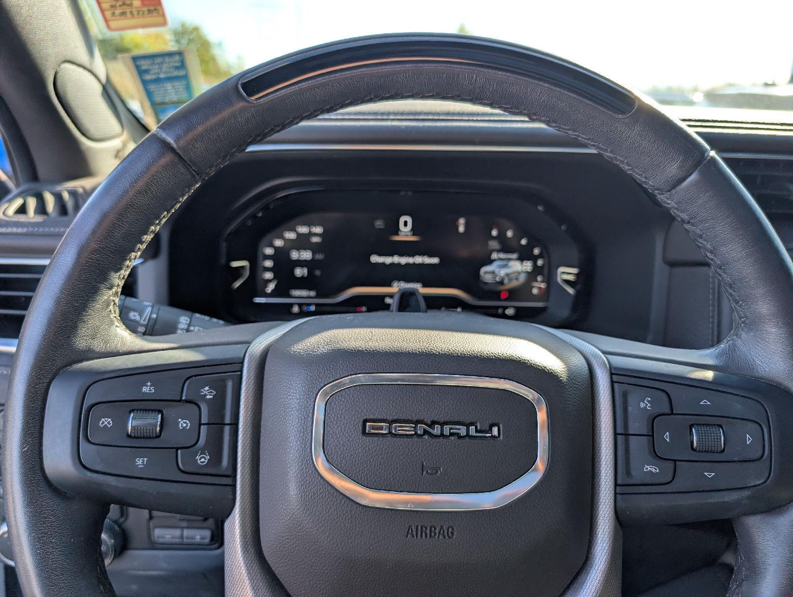 Used 2023 White Frost Tricoat GMC Denali image 13