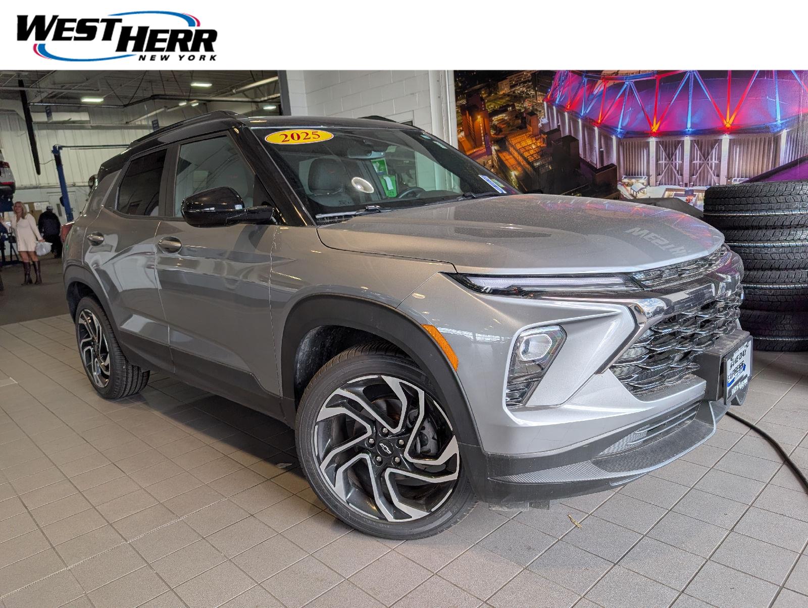 Sterling Gray Metallic 2025 Chevrolet Trailblazer SUV / Crossover Four-Wheel Drive 9-Speed Automatic