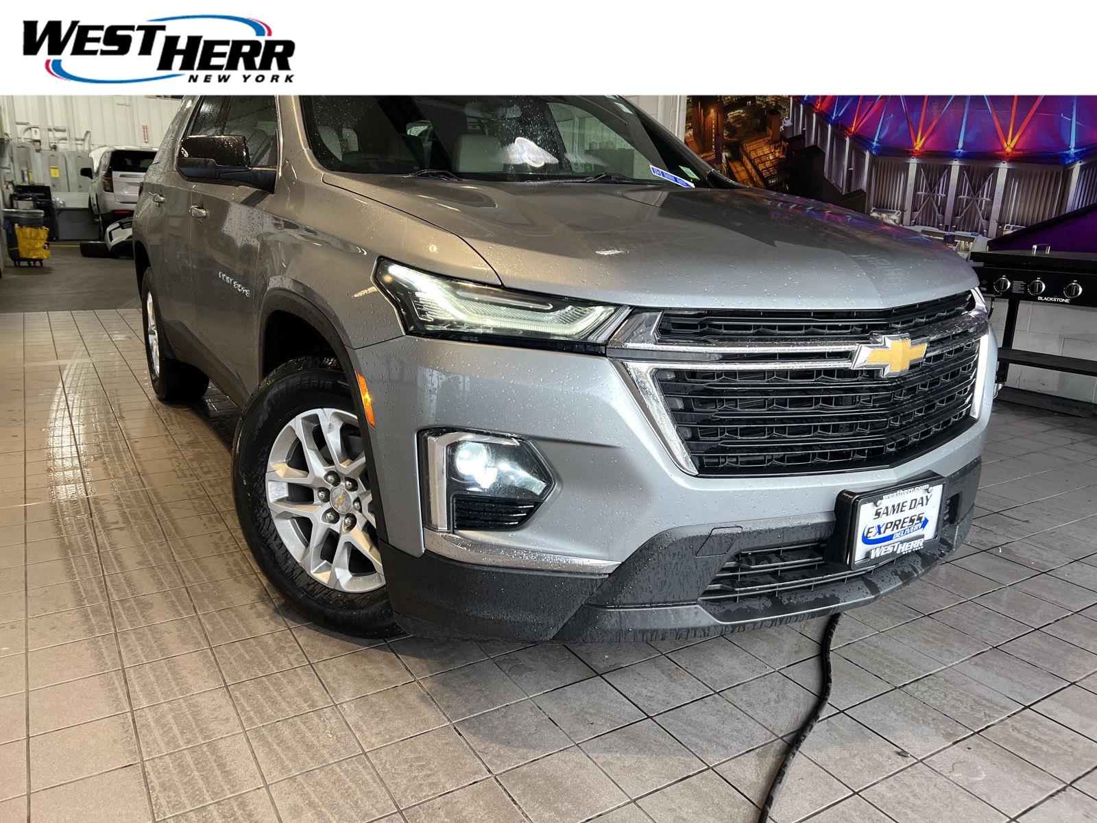 Sterling Gray Metallic 2023 Chevrolet Traverse SUV / Crossover Four-Wheel Drive 9-Speed Automatic